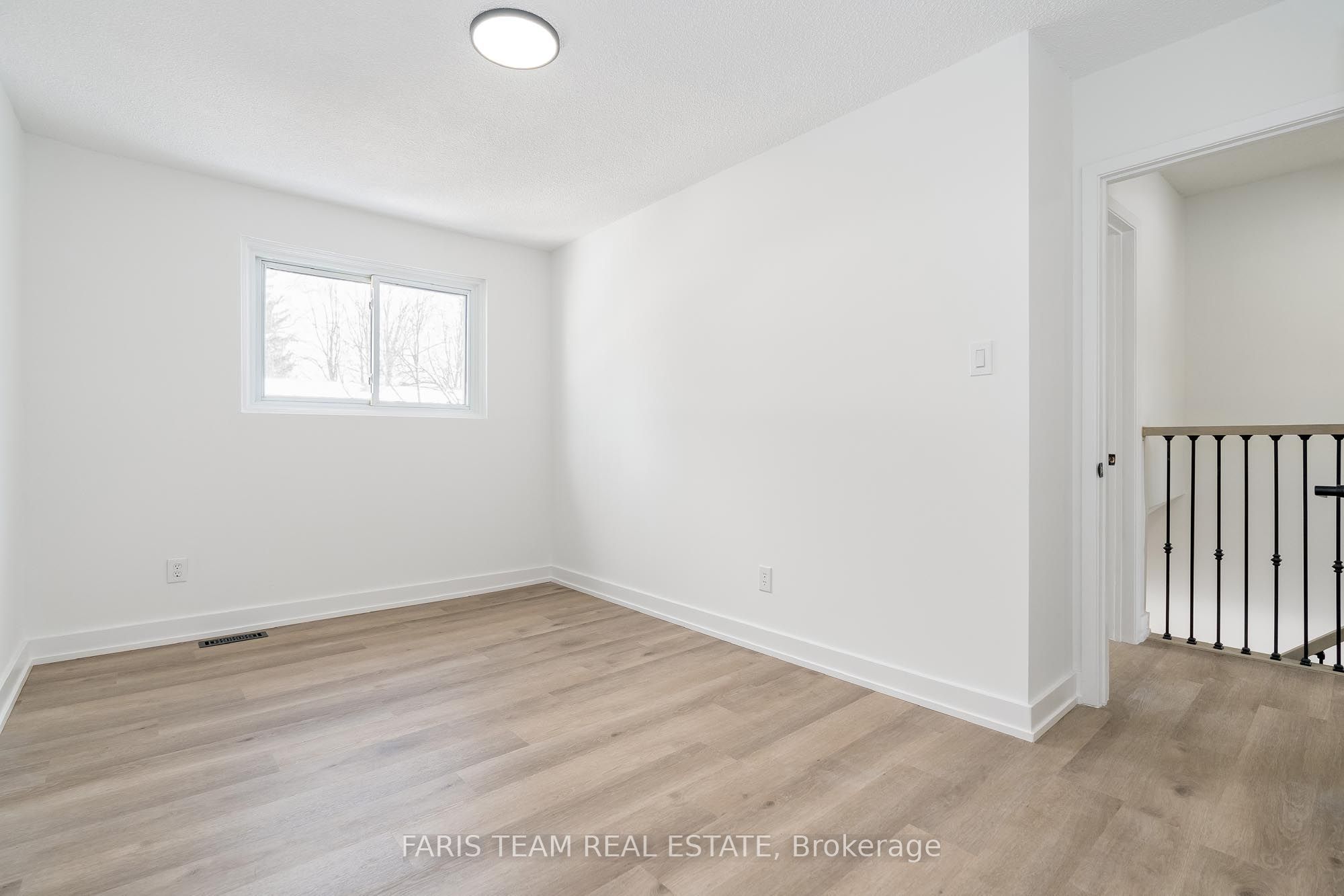 #l6 - 63 Ferris Lane Property Photo 17