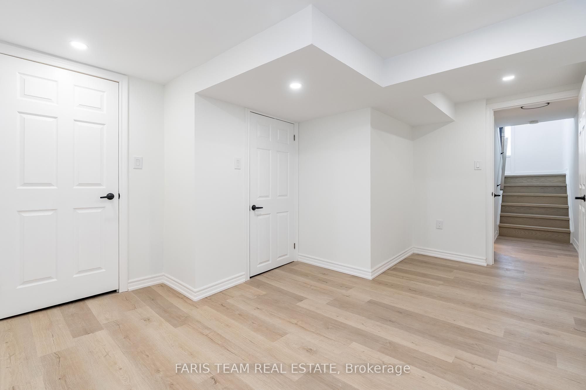 #l6 - 63 Ferris Lane Property Photo 20