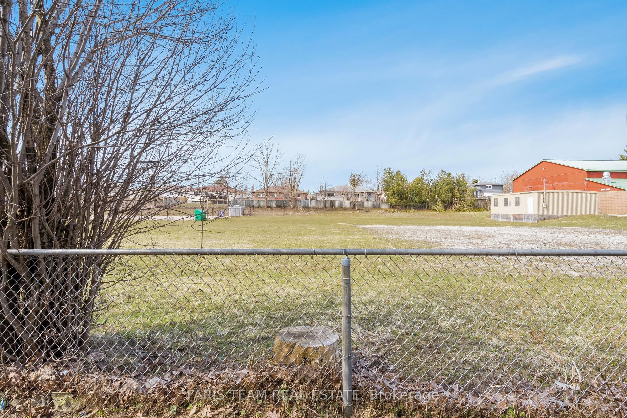#l6 - 63 Ferris Lane Property Photo 28
