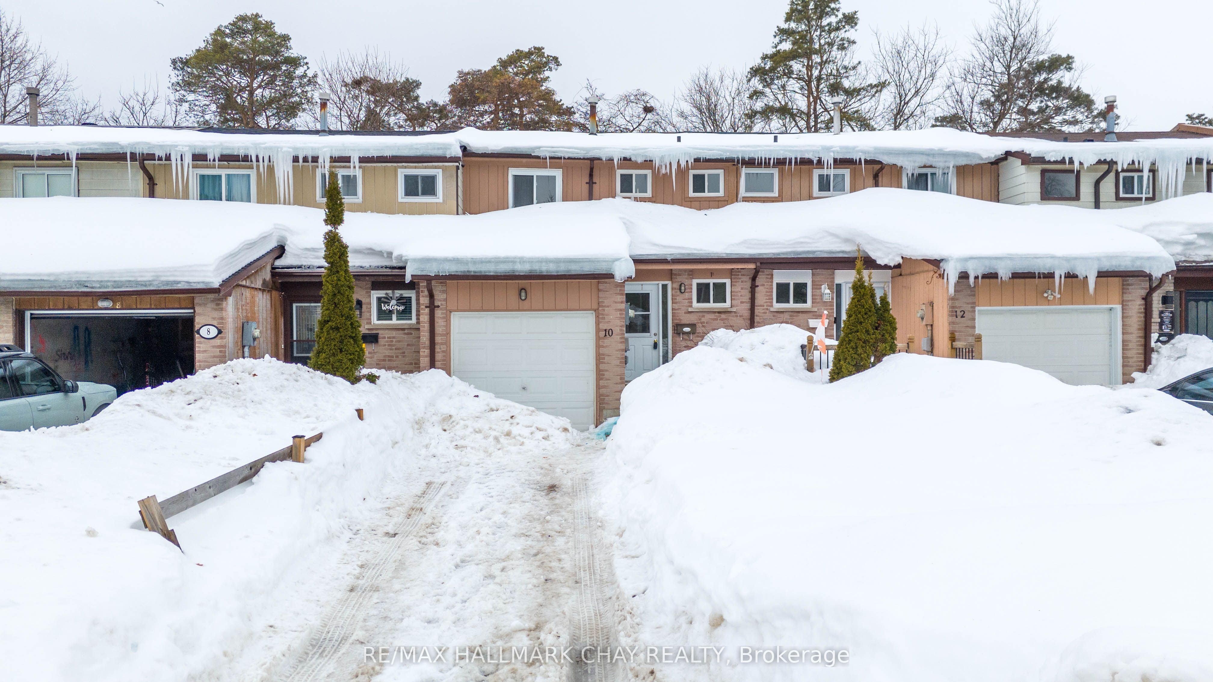 10 Chaucer Crescent Property Photo 1