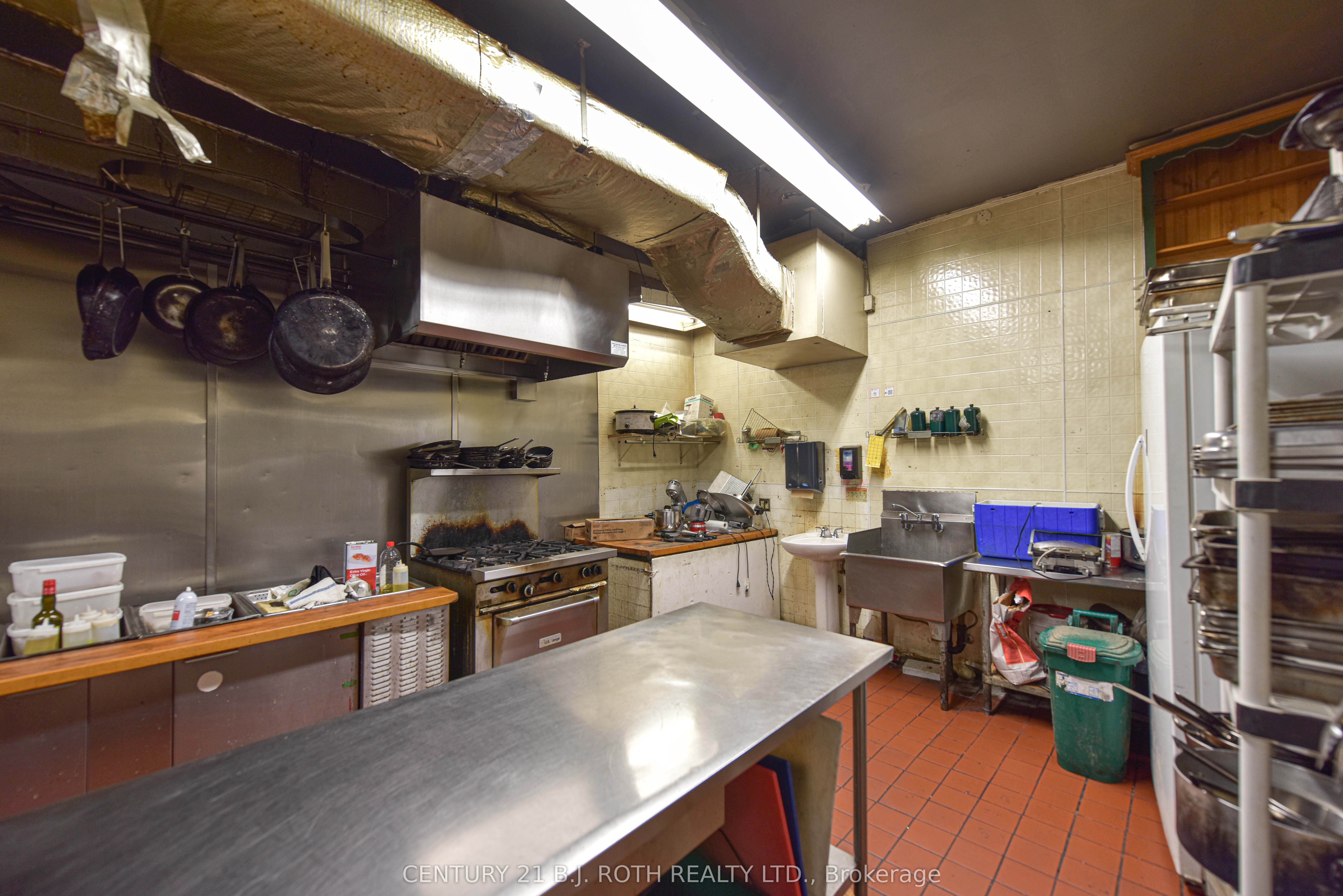 #4 - 64 Mississaga Street Property Photo 29