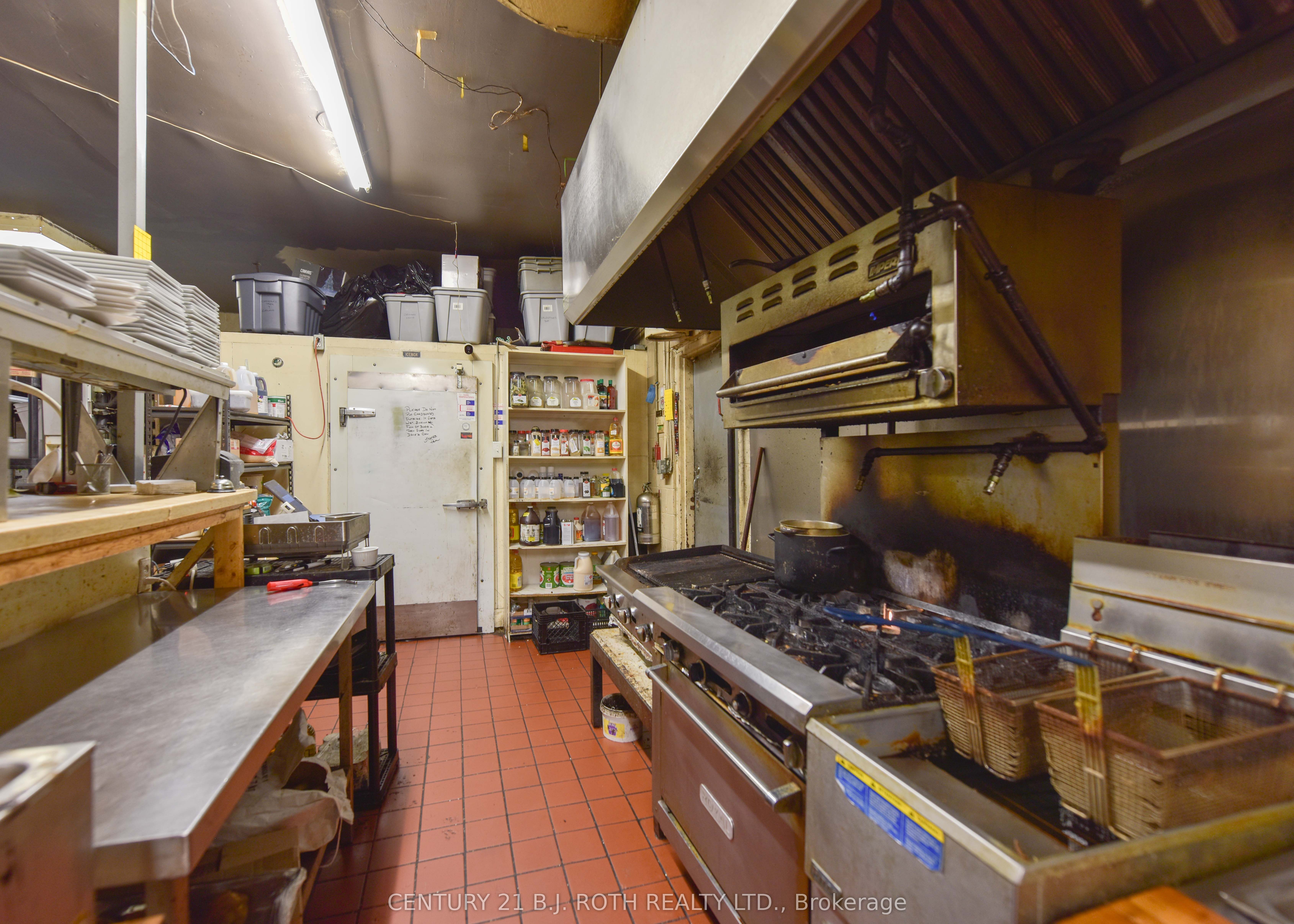#4 - 64 Mississaga Street Property Photo 33