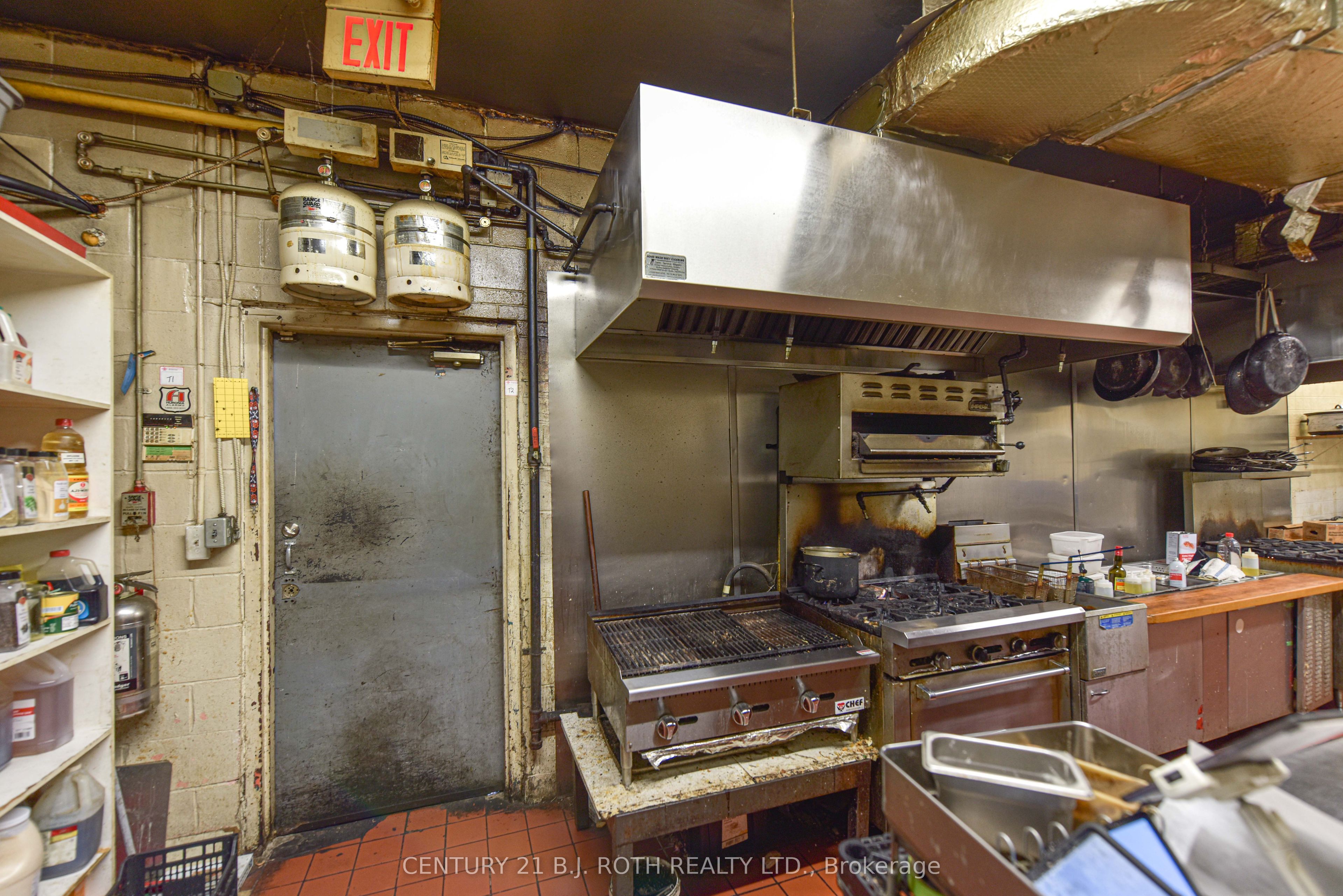#4 - 64 Mississaga Street Property Photo 38