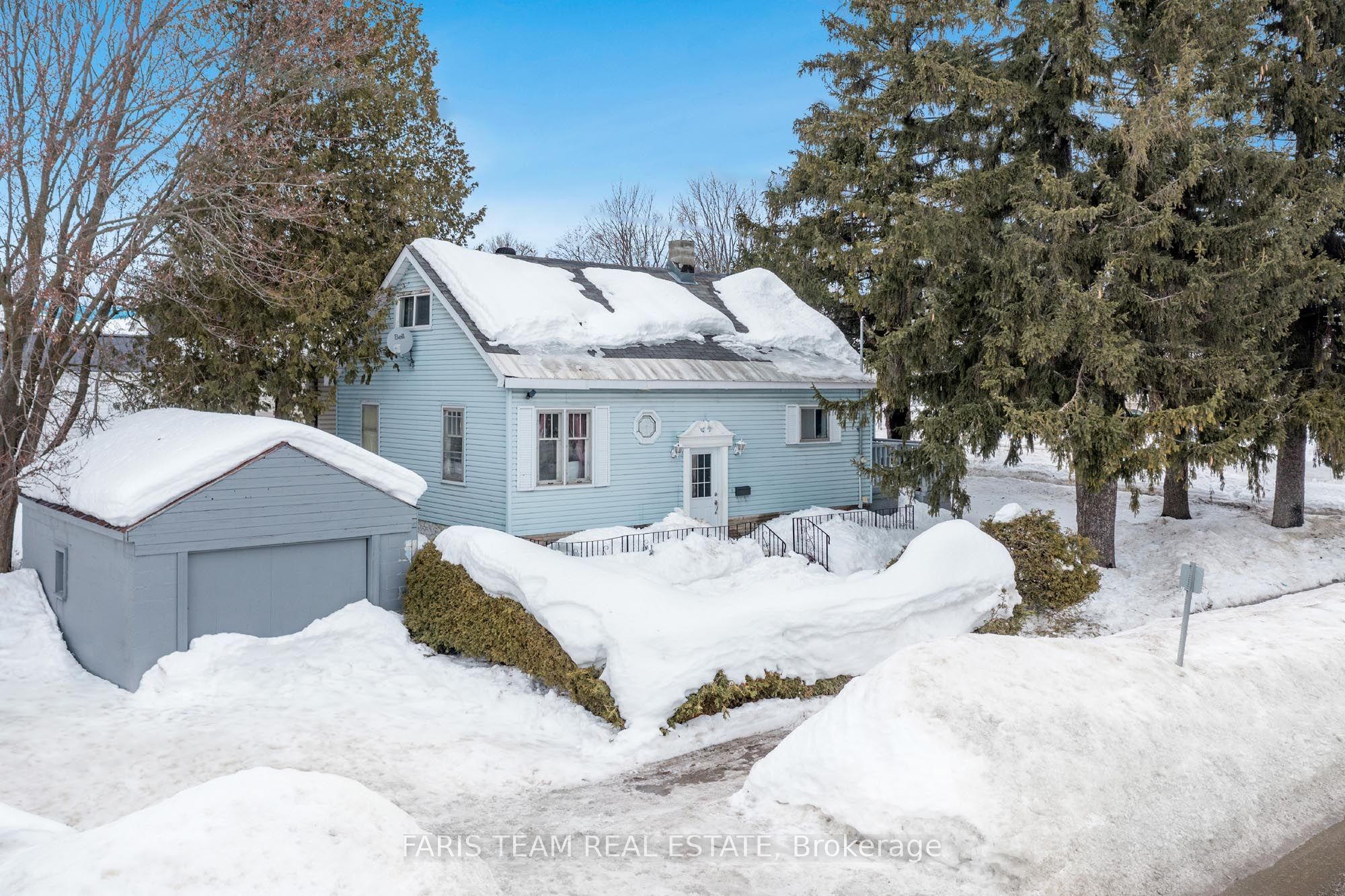 335 Moffat Street Property Photo 1