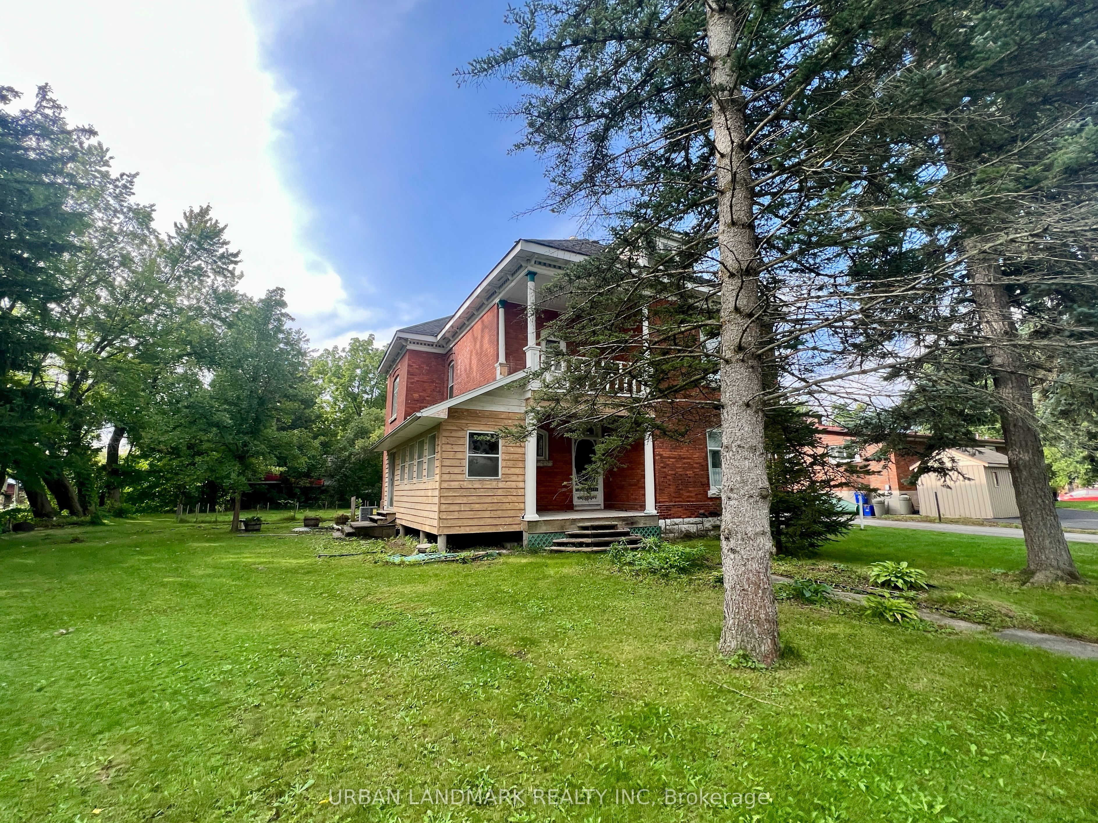 1 Sturgeon Bay Rd Property Photo 2