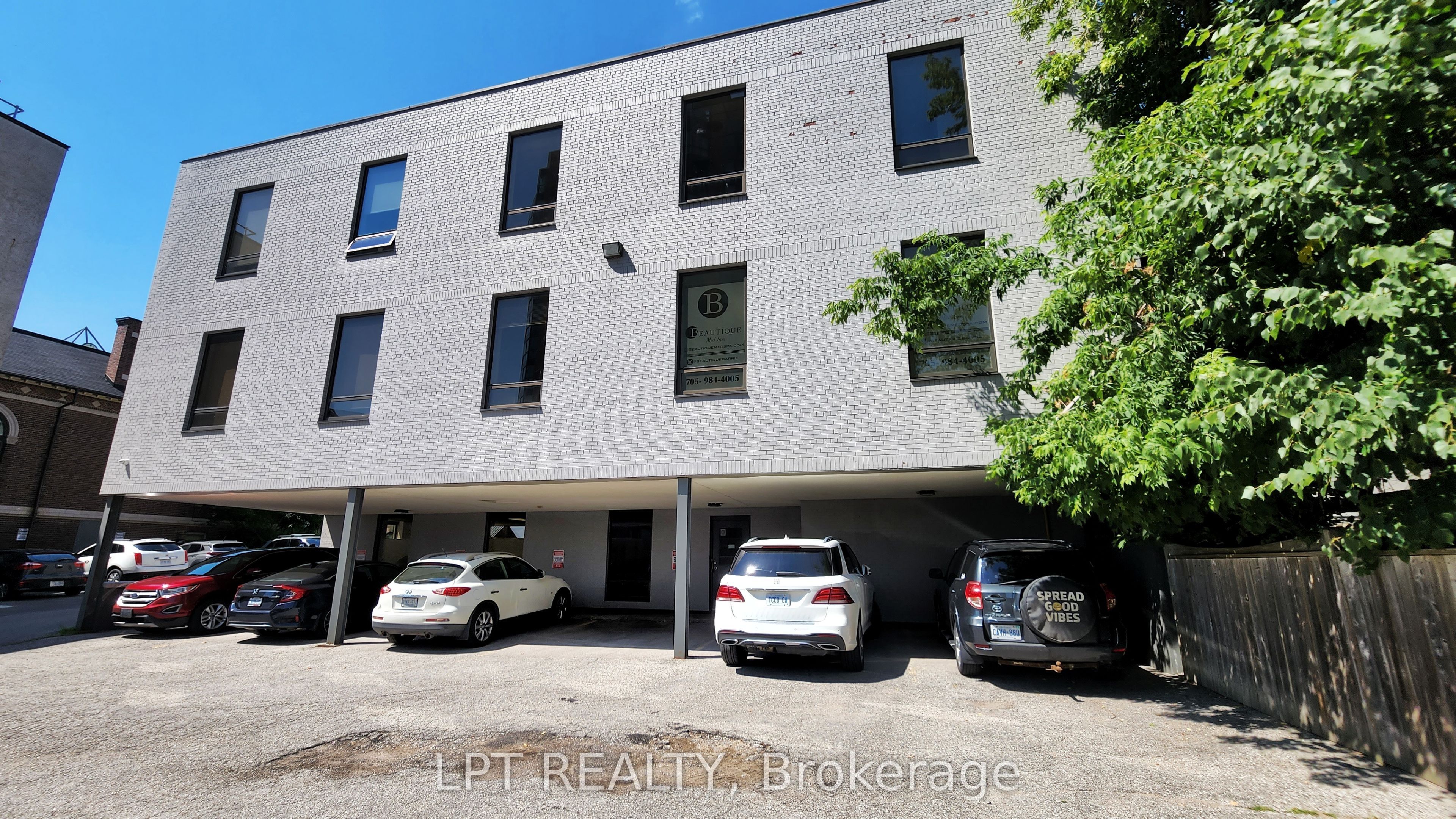 #201 - 89 Collier Street Property Photo 6