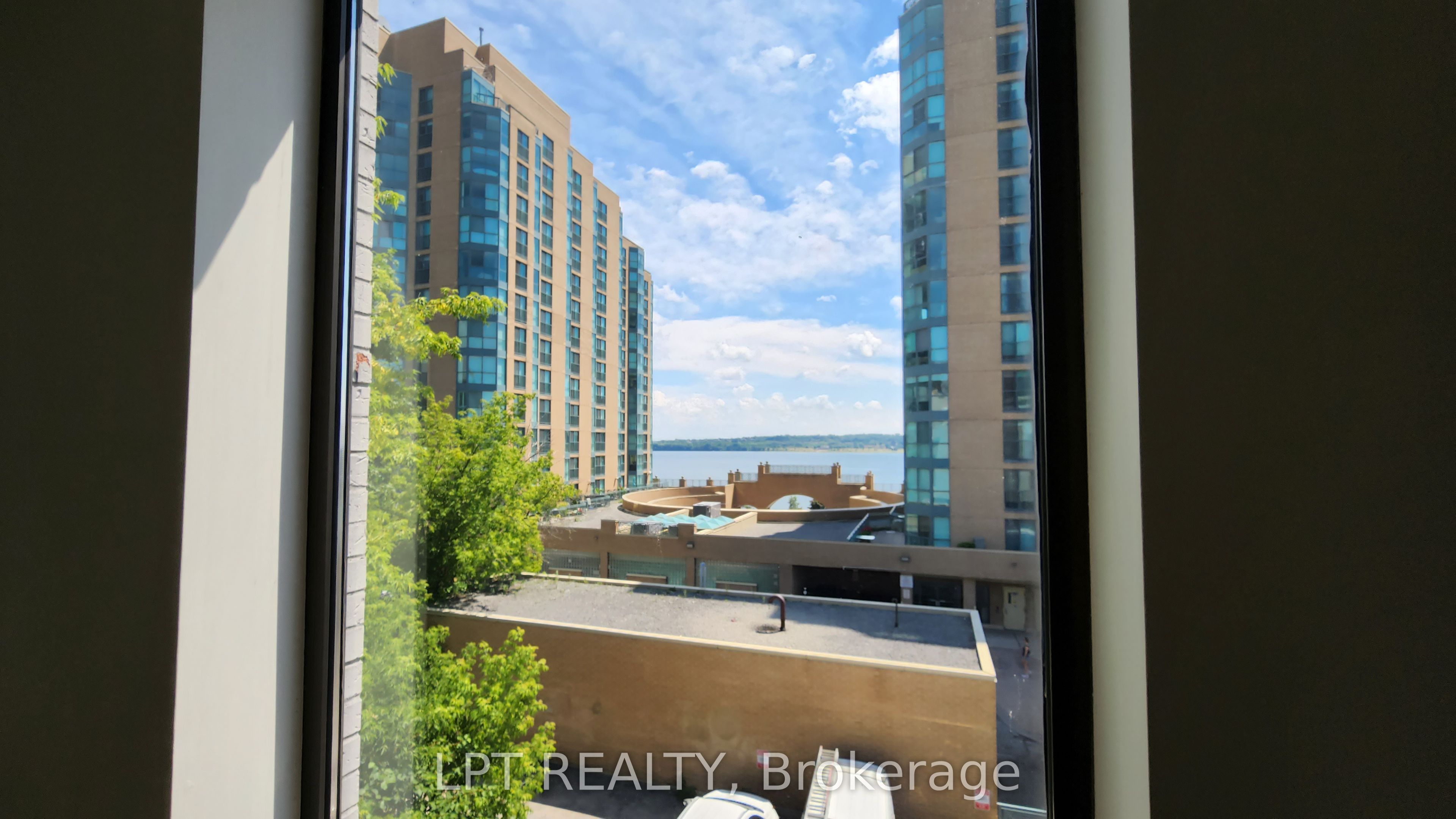 #201 - 89 Collier Street Property Photo 7
