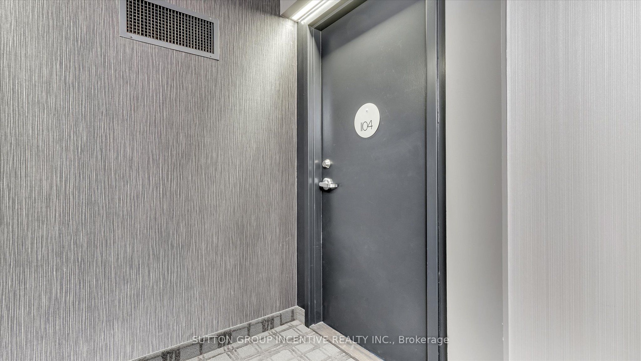 75 Ellen St Property Photo 5
