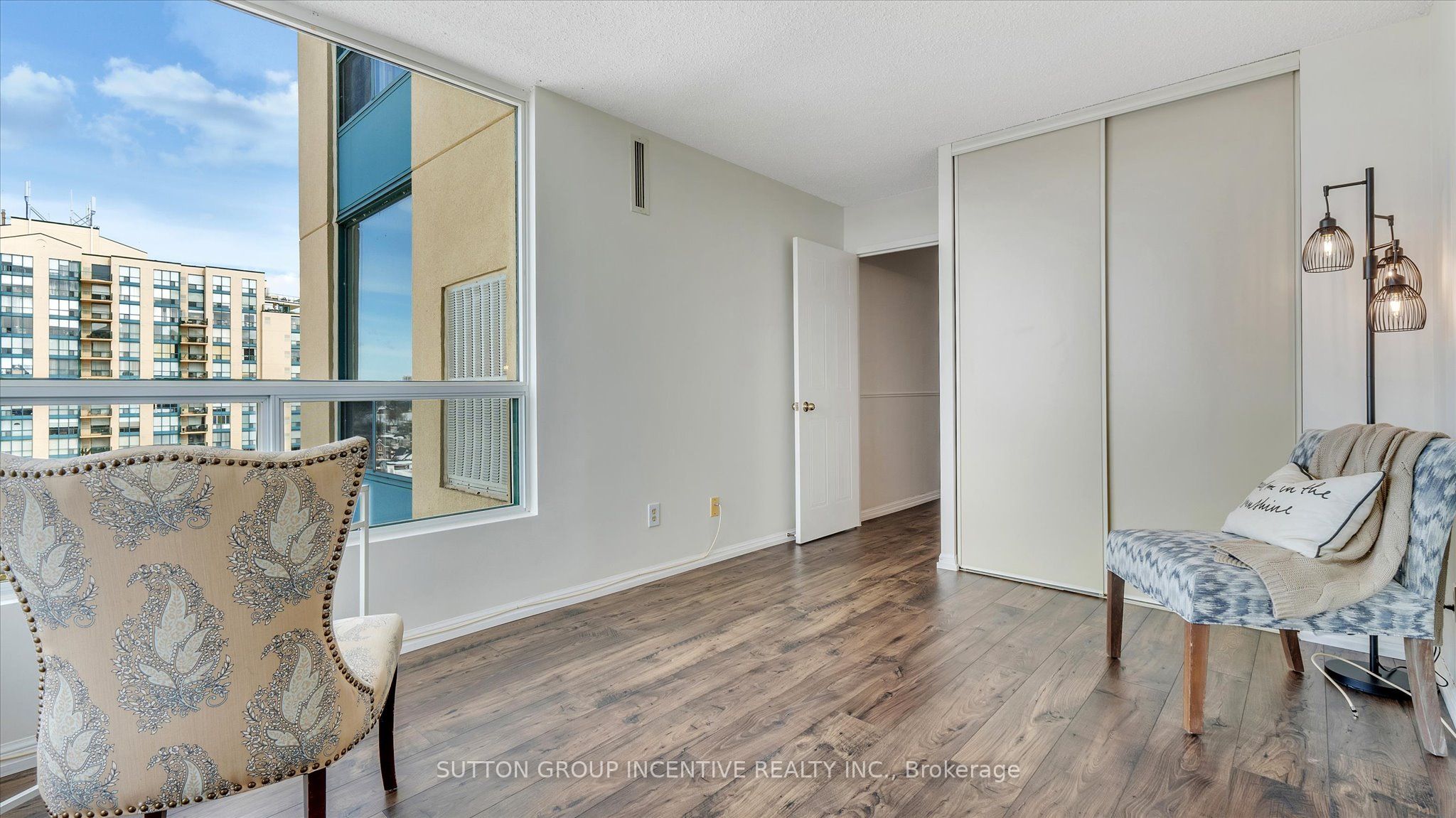 75 Ellen St Property Photo 15