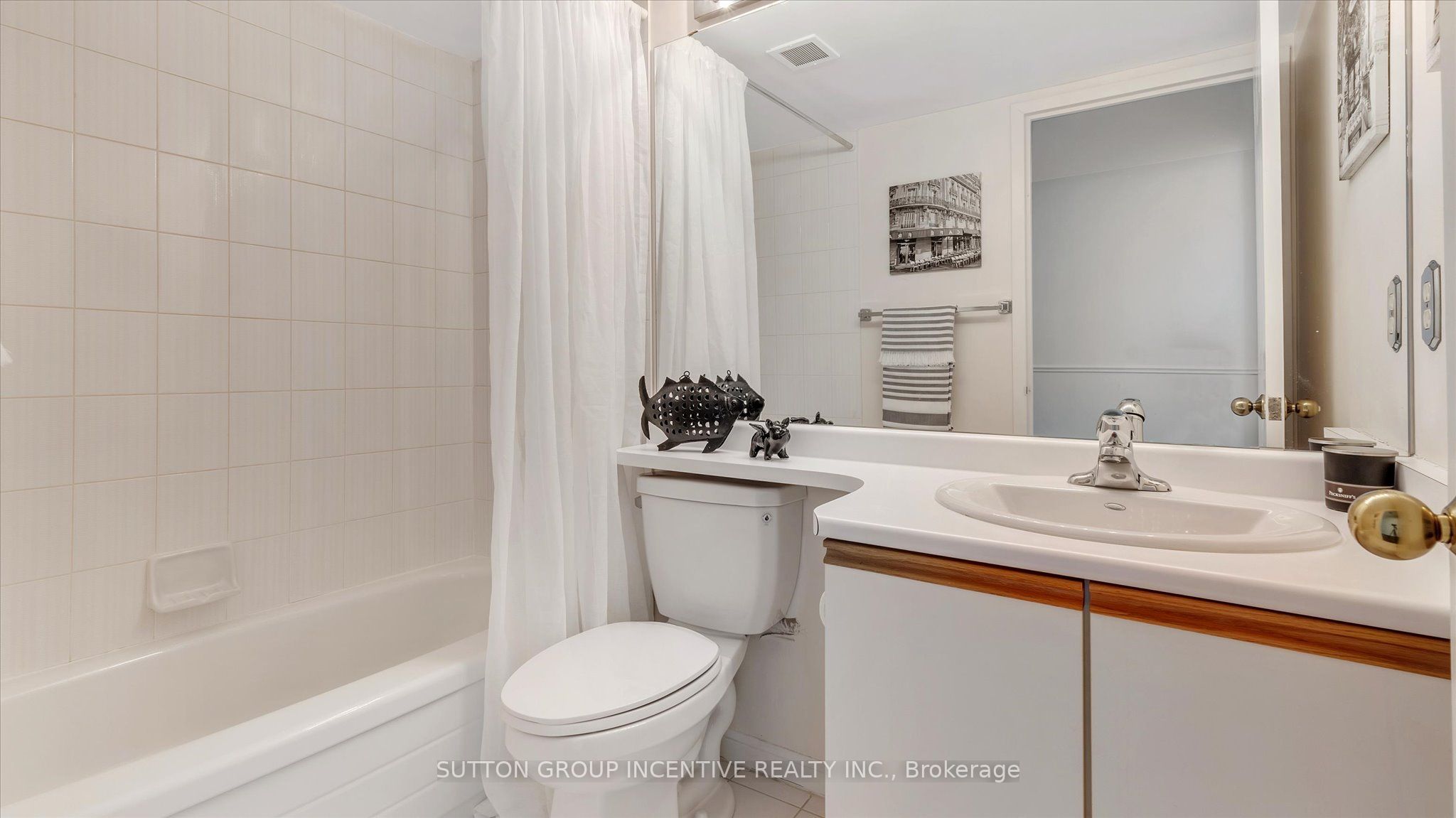 75 Ellen St Property Photo 16
