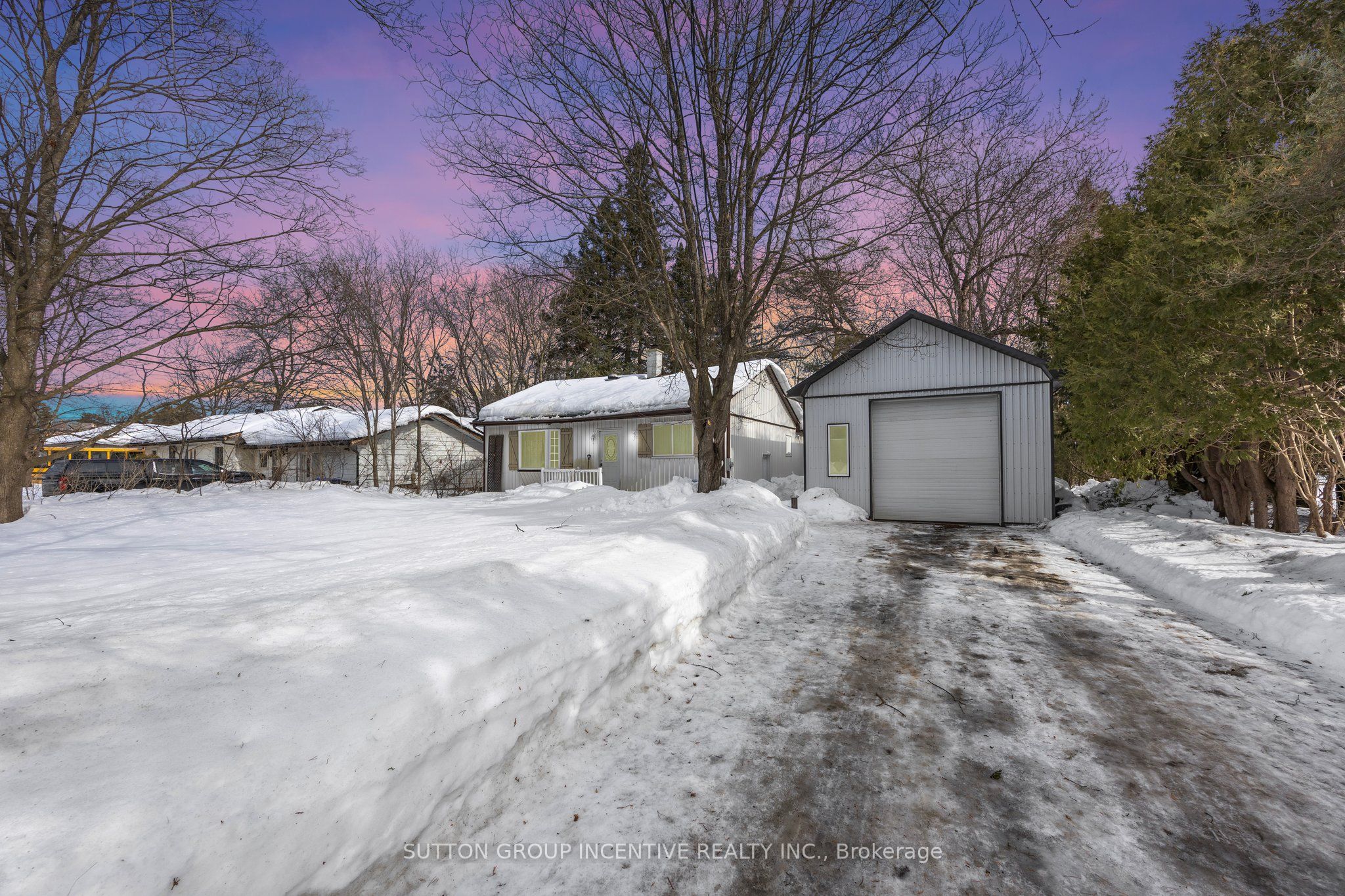 1213 Bayfield St N Property Photo