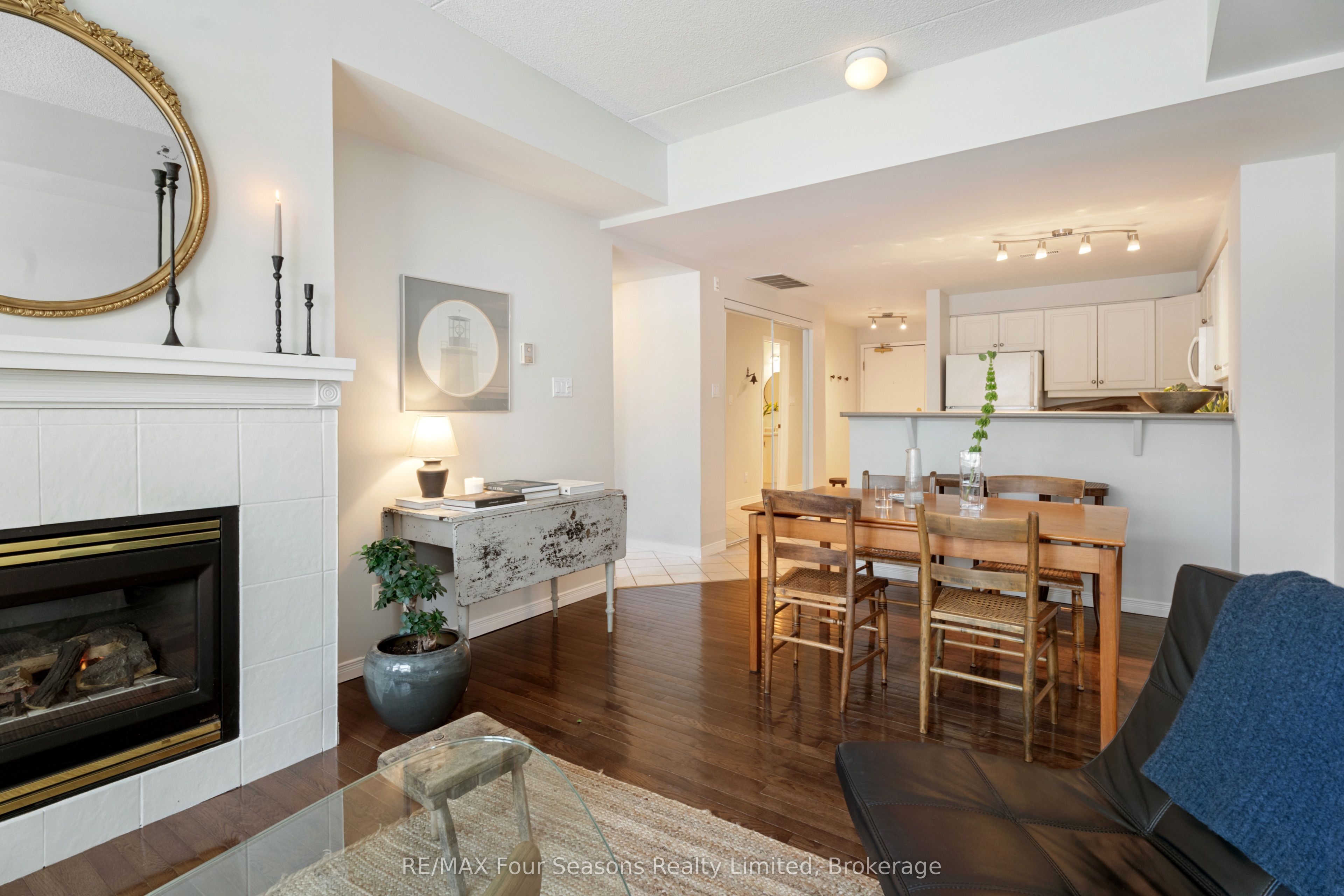#2012 - 750 Johnston Park Avenue Property Photo 4
