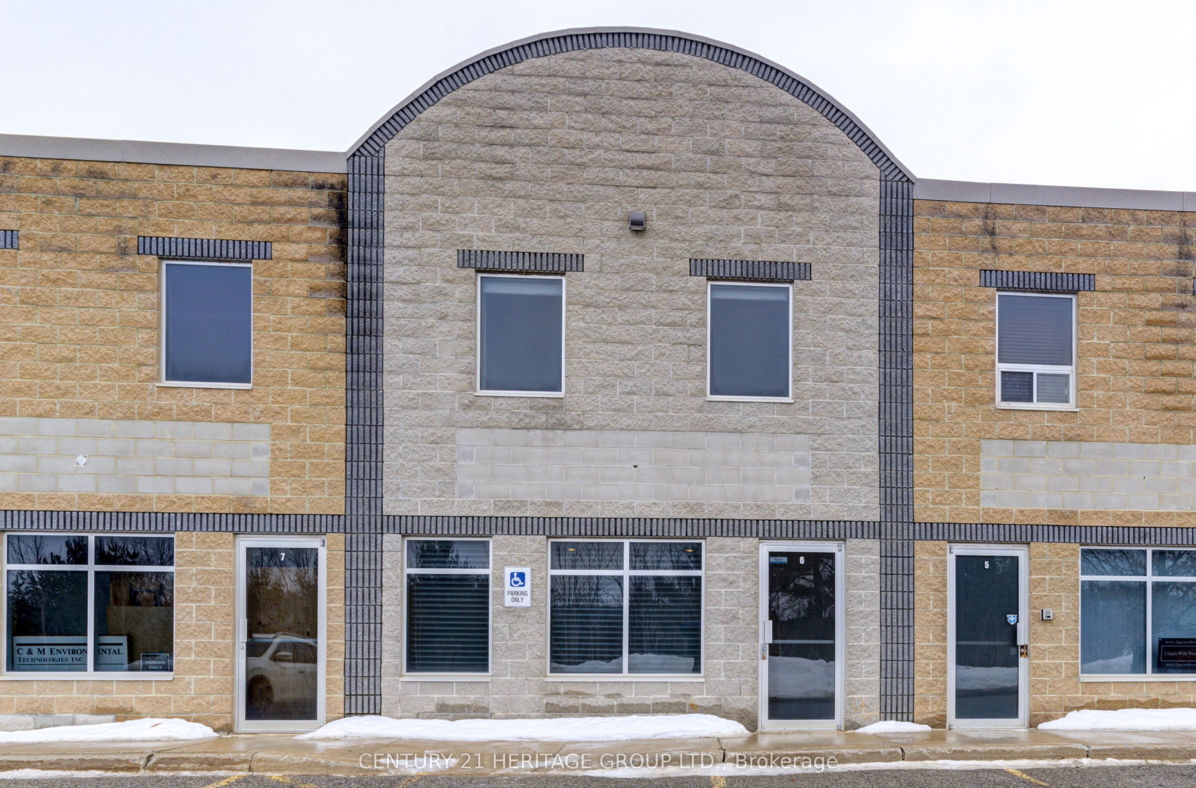 #6 - 647 Welham Road Property Photo 4