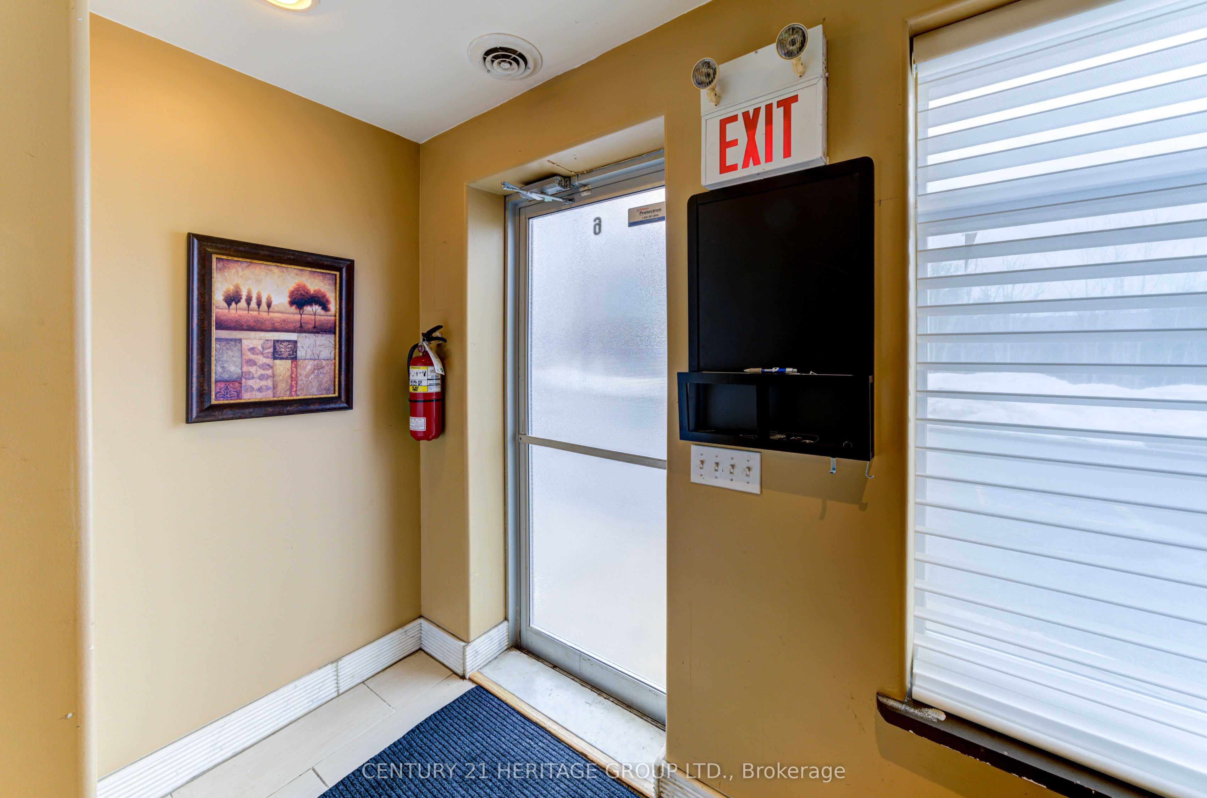 #6 - 647 Welham Road Property Photo 9
