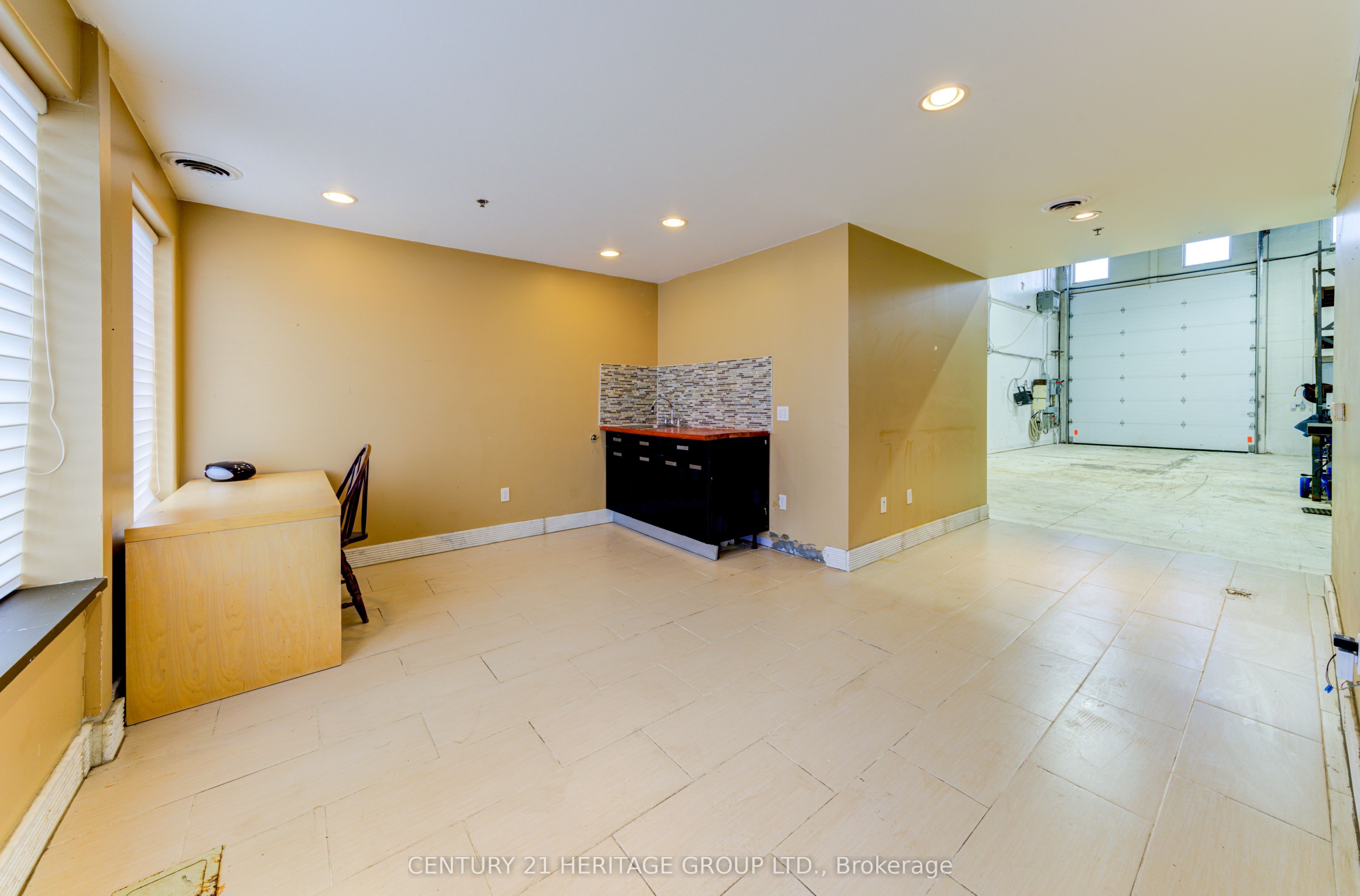 #6 - 647 Welham Road Property Photo 11