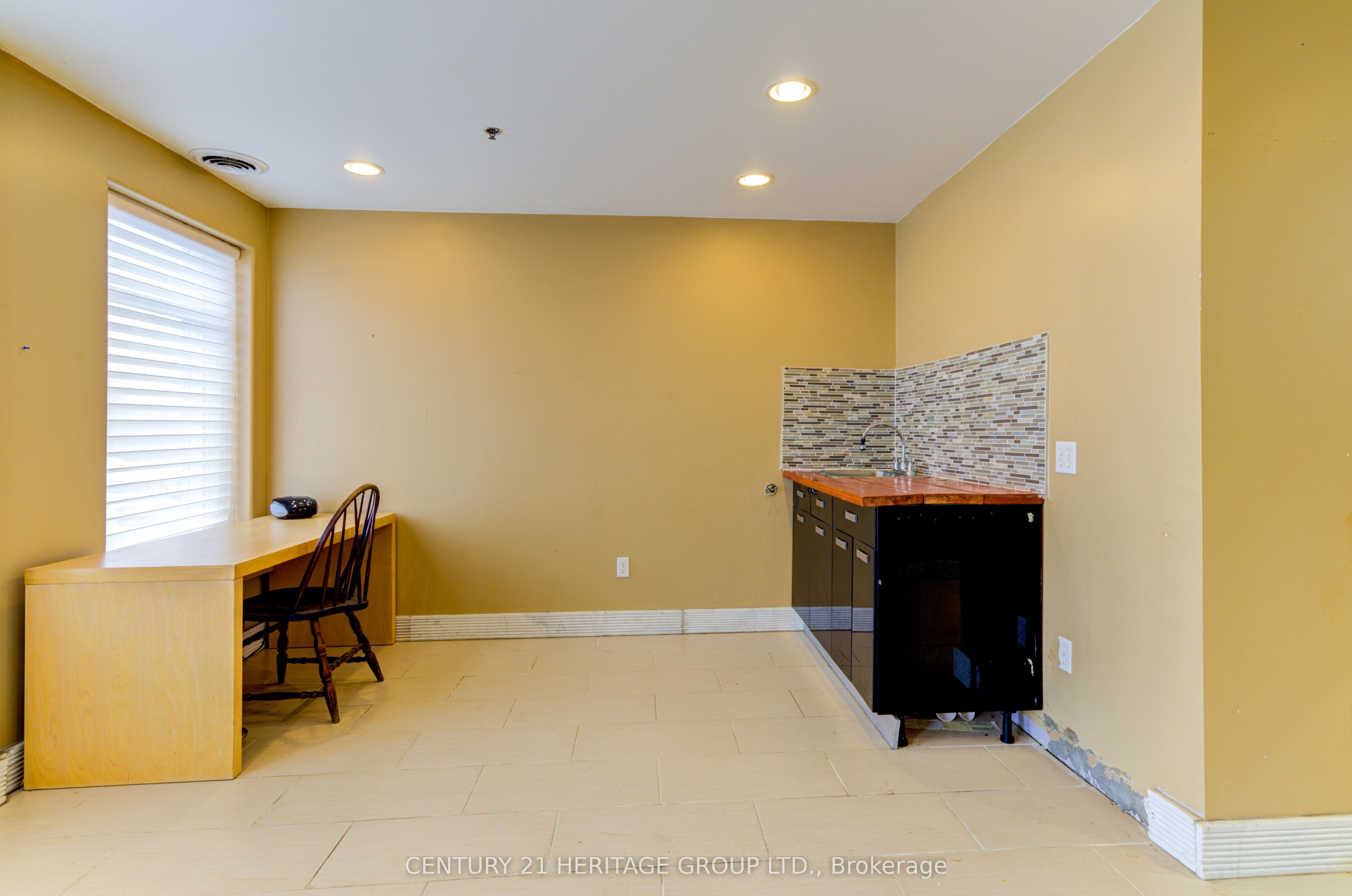 #6 - 647 Welham Road Property Photo 12