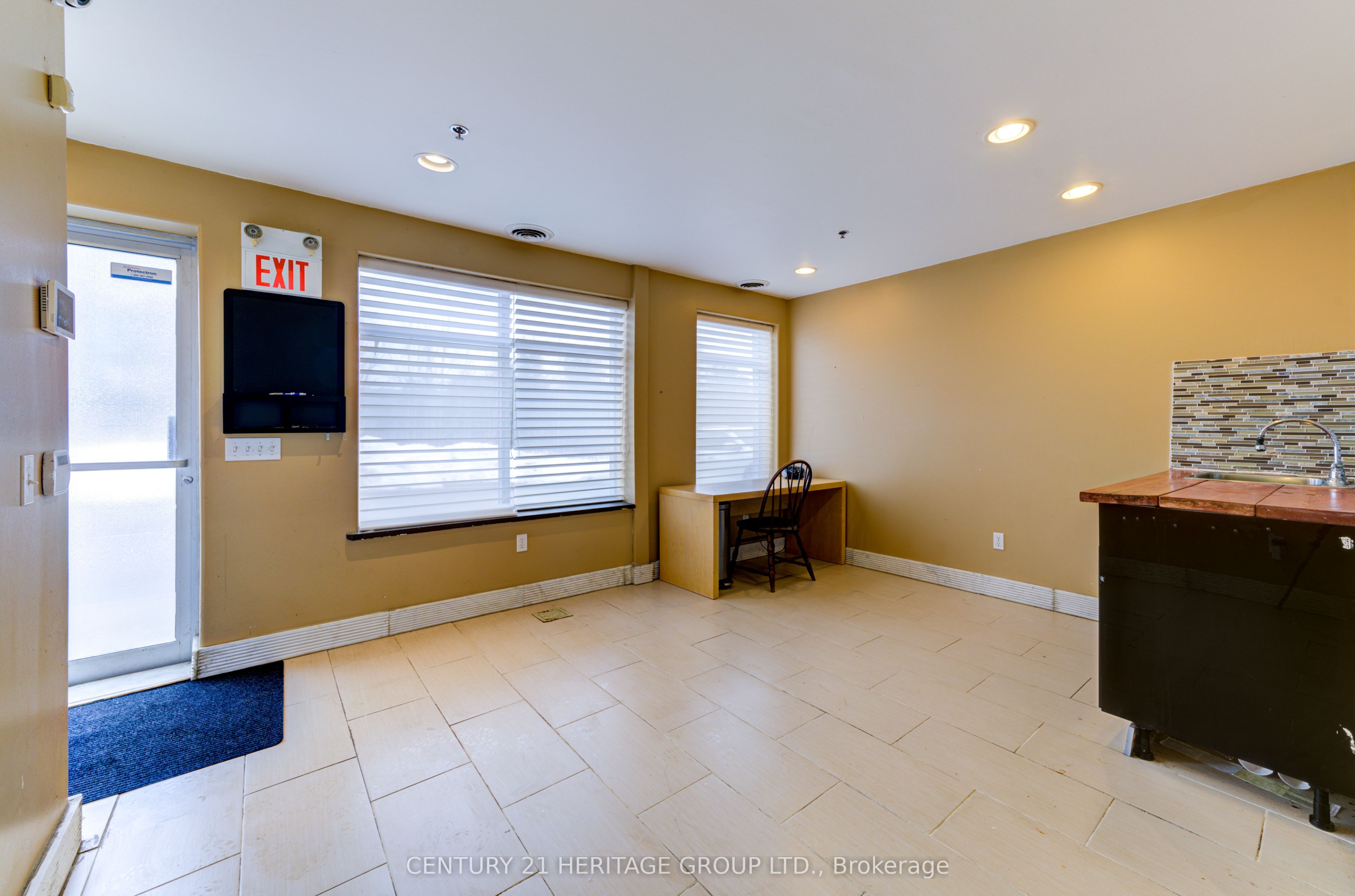 #6 - 647 Welham Road Property Photo 13