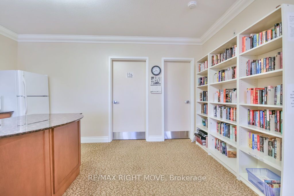 140 Cedar Island Road 410 Property Photo 37