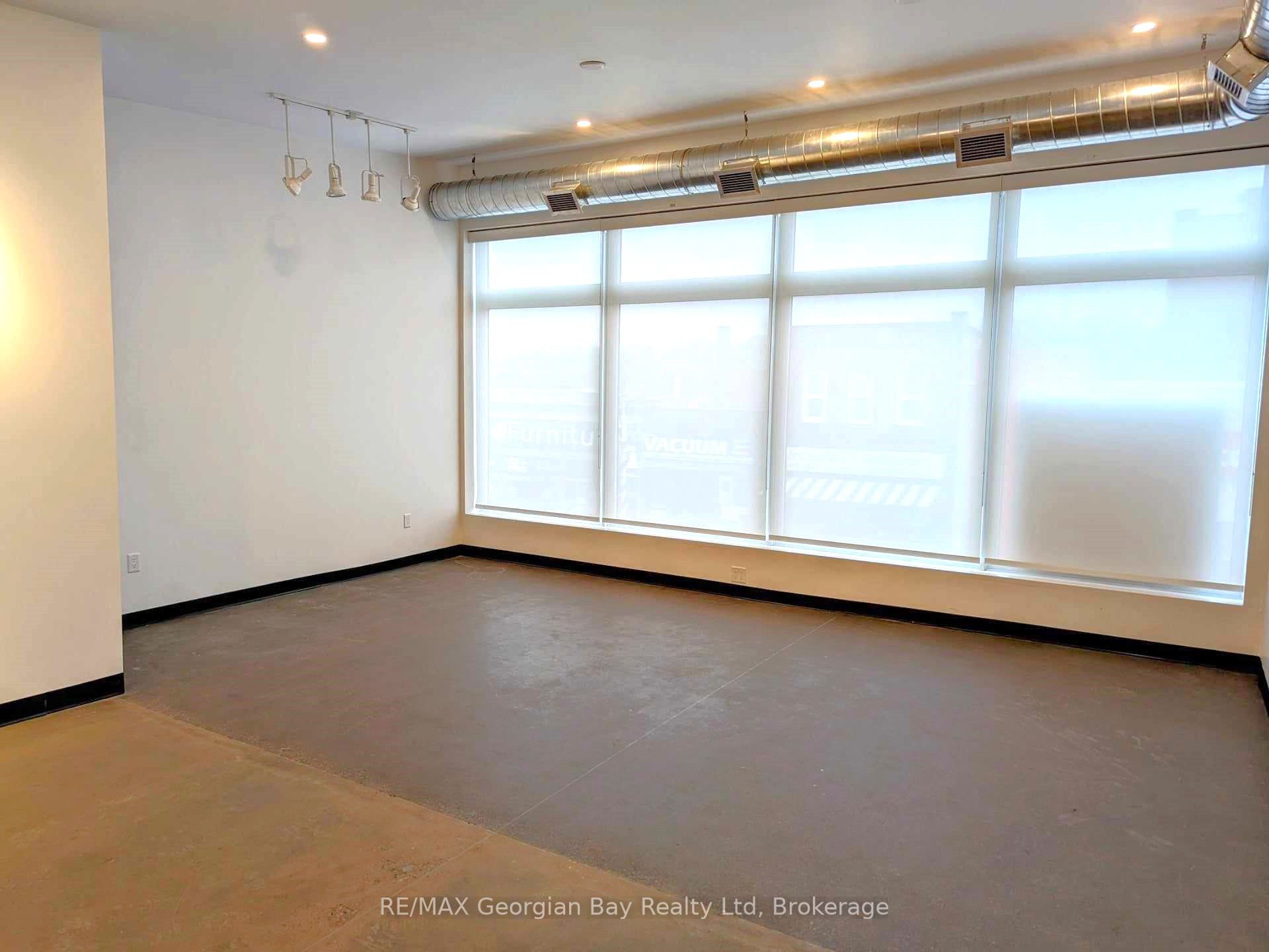 290 King Street Property Photo 4
