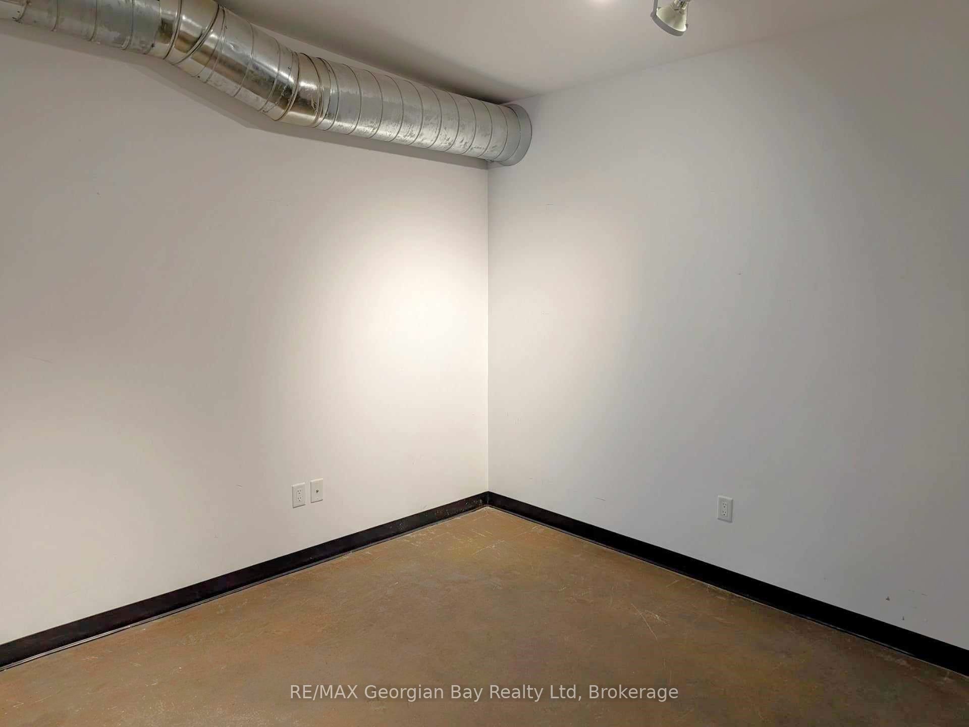 290 King Street Property Photo 7