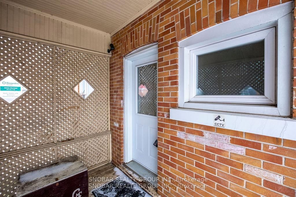 240 Dunlop Street W Property Photo 2