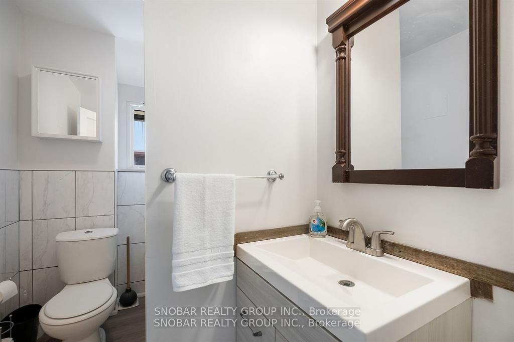 240 Dunlop Street W Property Photo 9