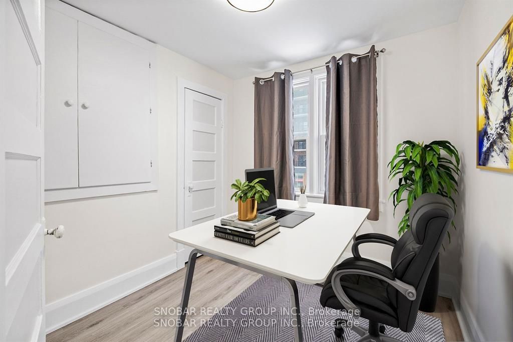 240 Dunlop Street W Property Photo 12