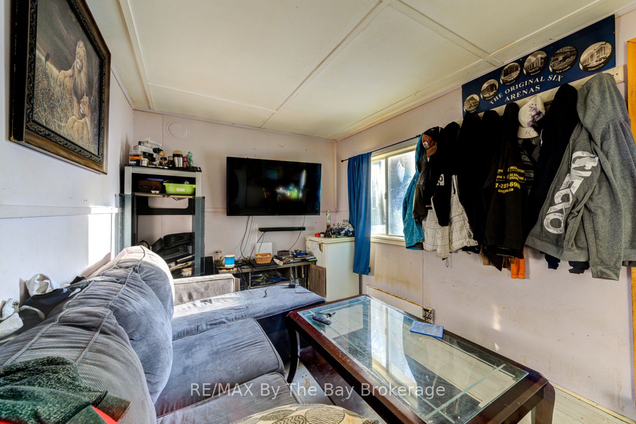 705 River Road Property Photo 6