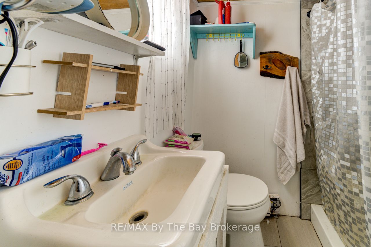707 River Road Property Photo 6