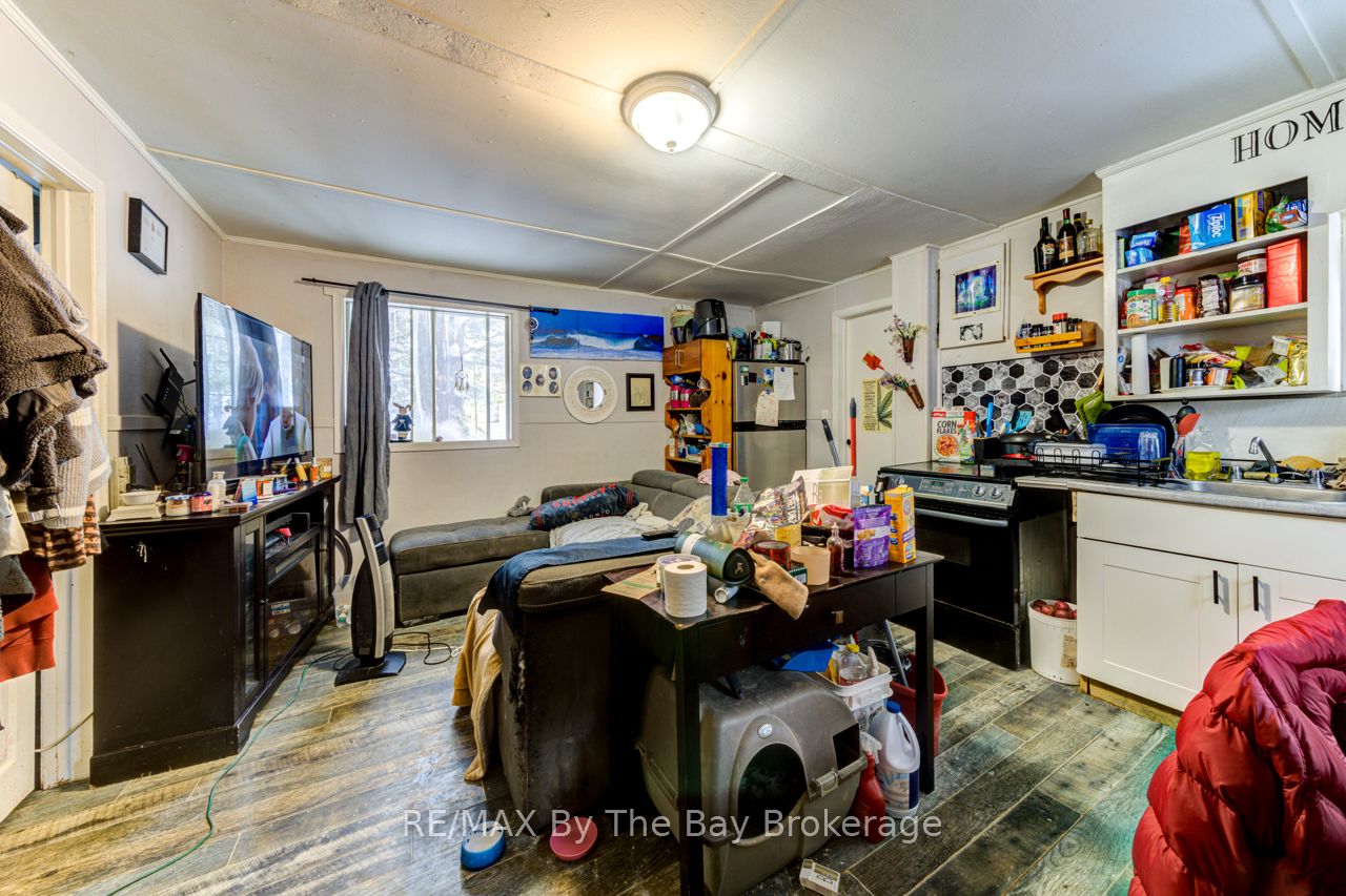 707 River Road Property Photo 11