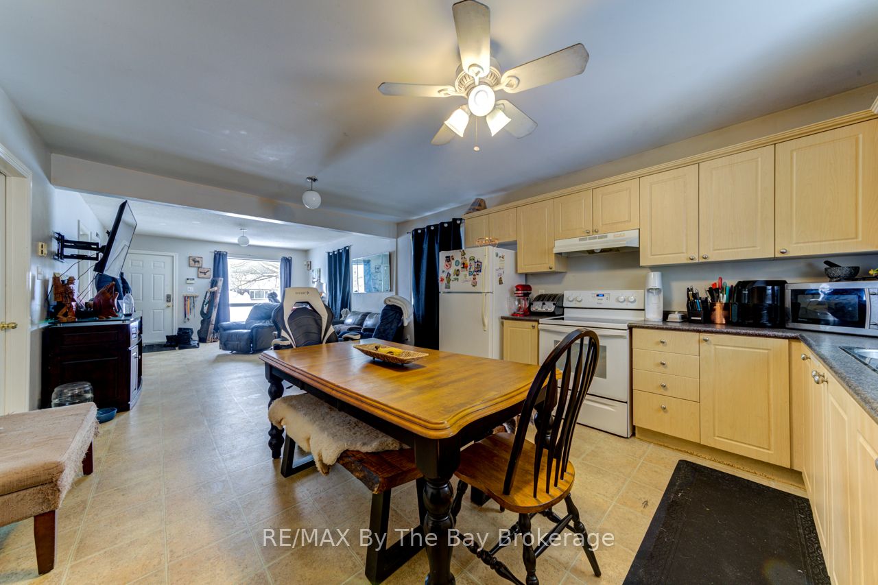 701 River Road E Property Photo 15