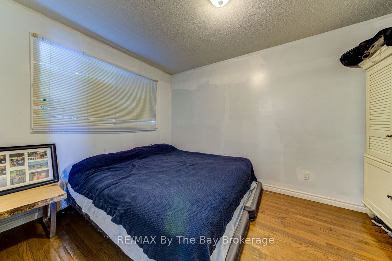 701 River Road E Property Photo 17