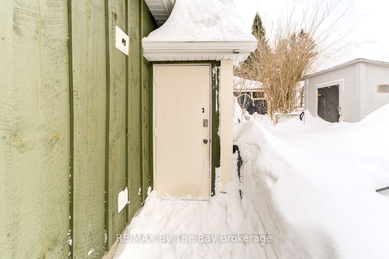 701 River Road E Property Photo 21