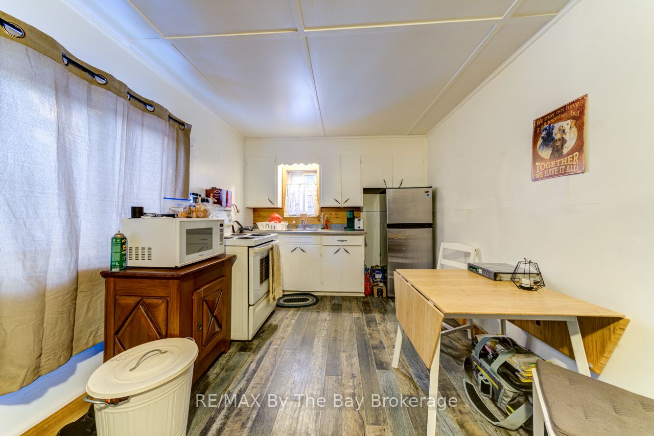 701 River Road E Property Photo 30
