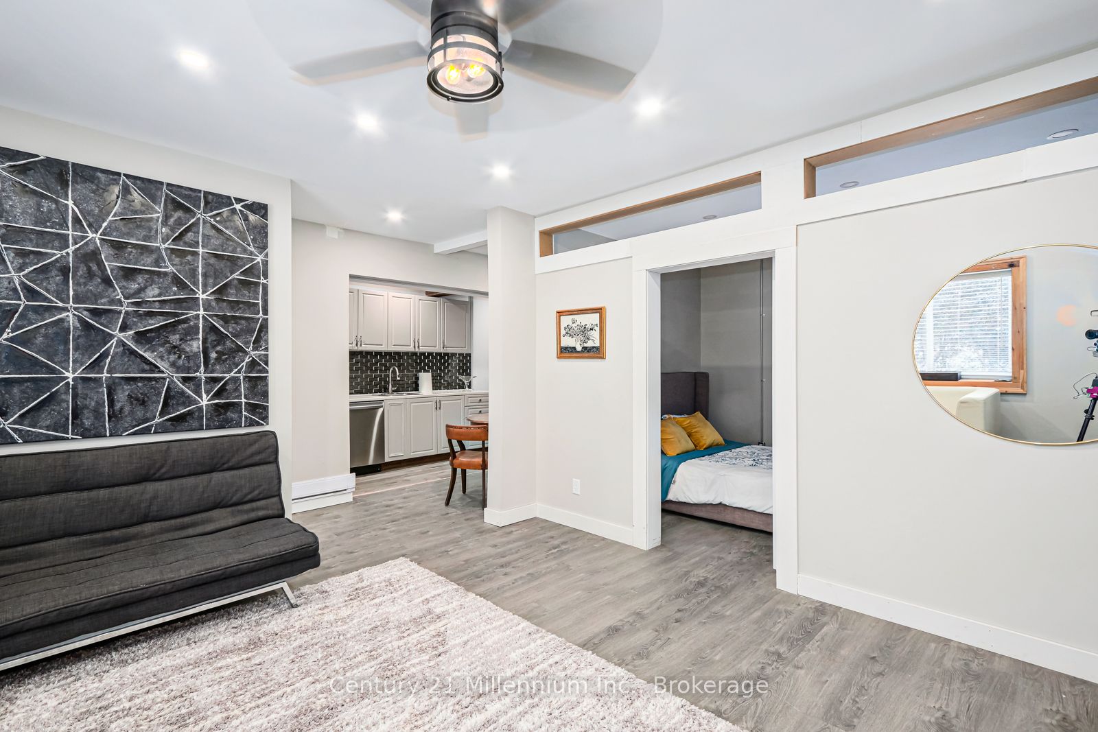 637 Hurontario Street 106 Property Photo 5