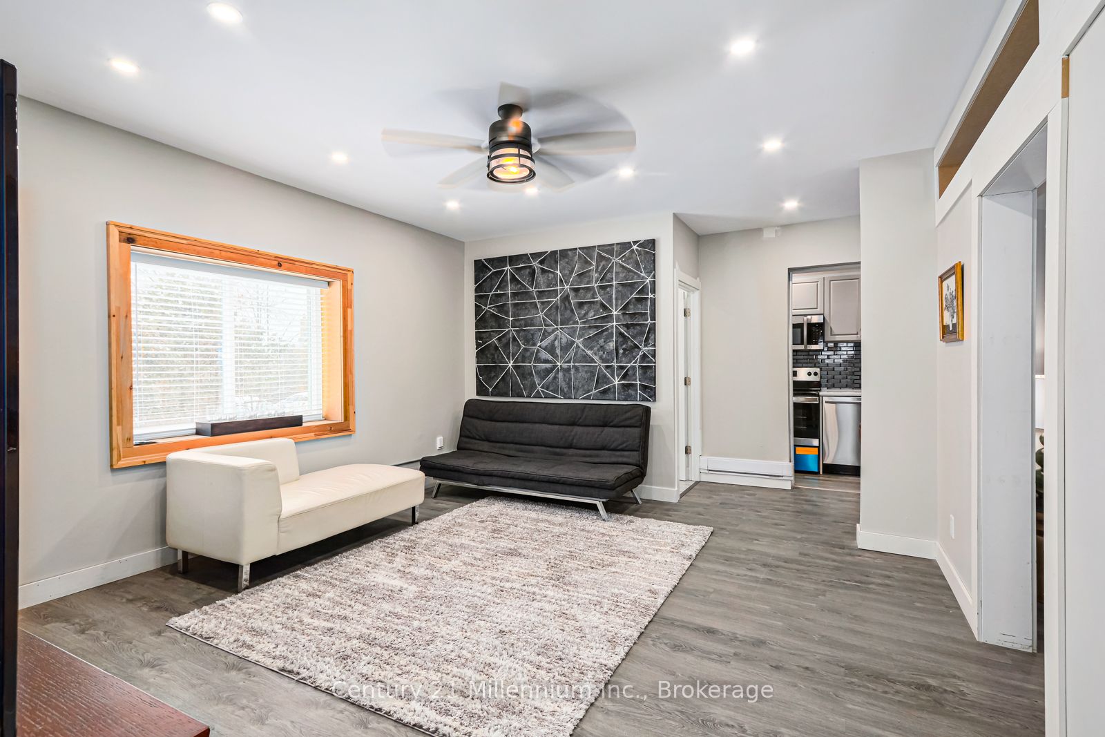 637 Hurontario Street 106 Property Photo 6