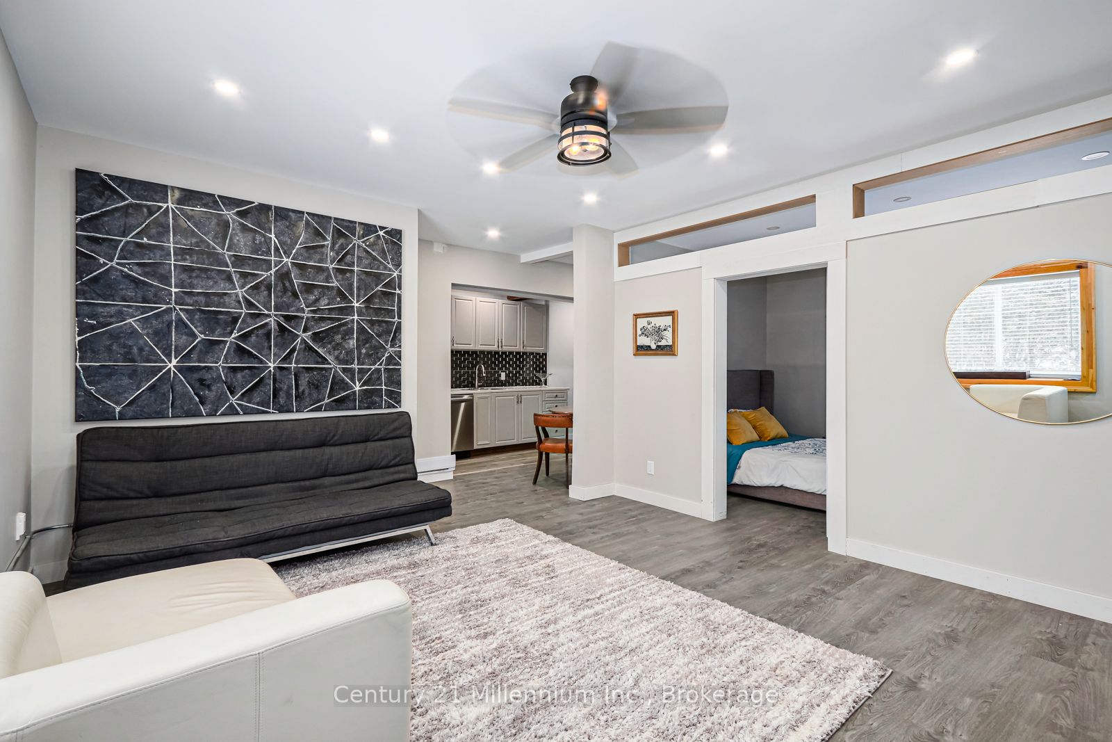637 Hurontario Street 106 Property Photo 7