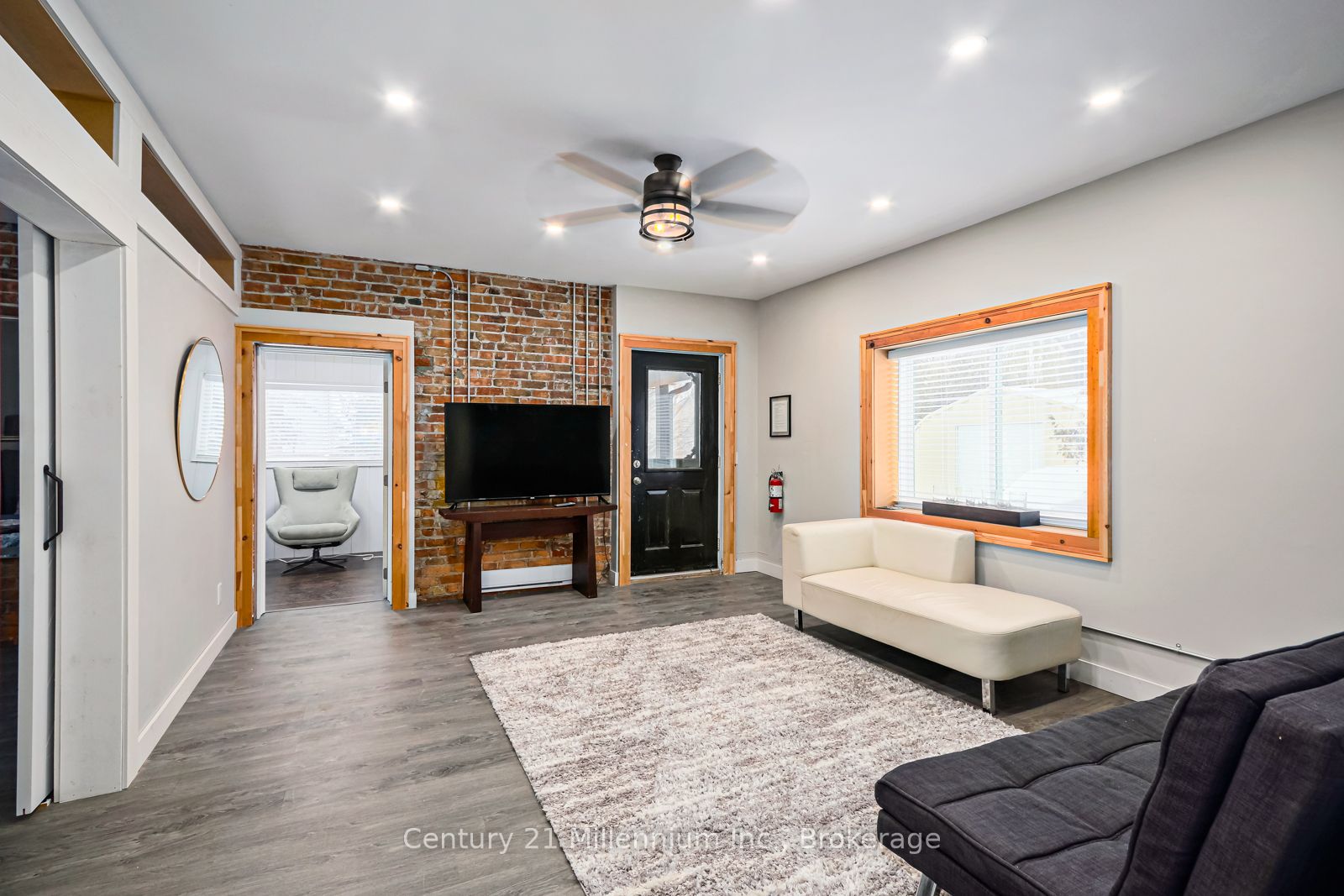 637 Hurontario Street 106 Property Photo 8