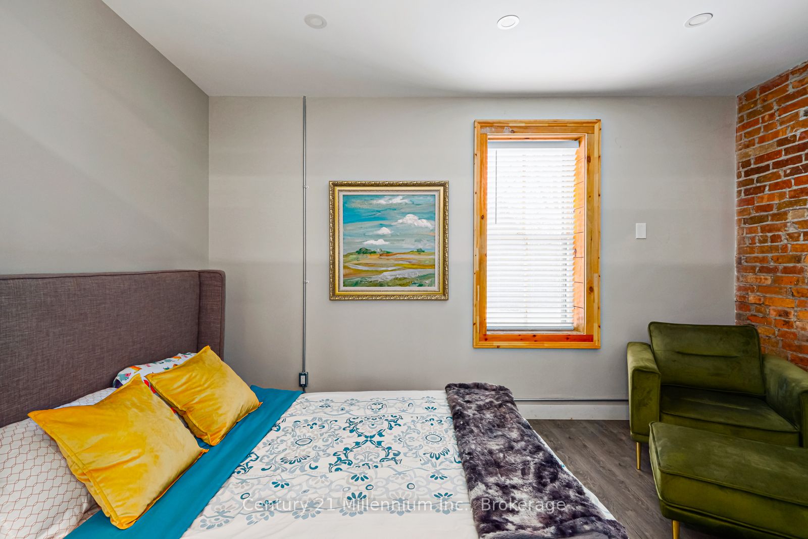 637 Hurontario Street 106 Property Photo 10