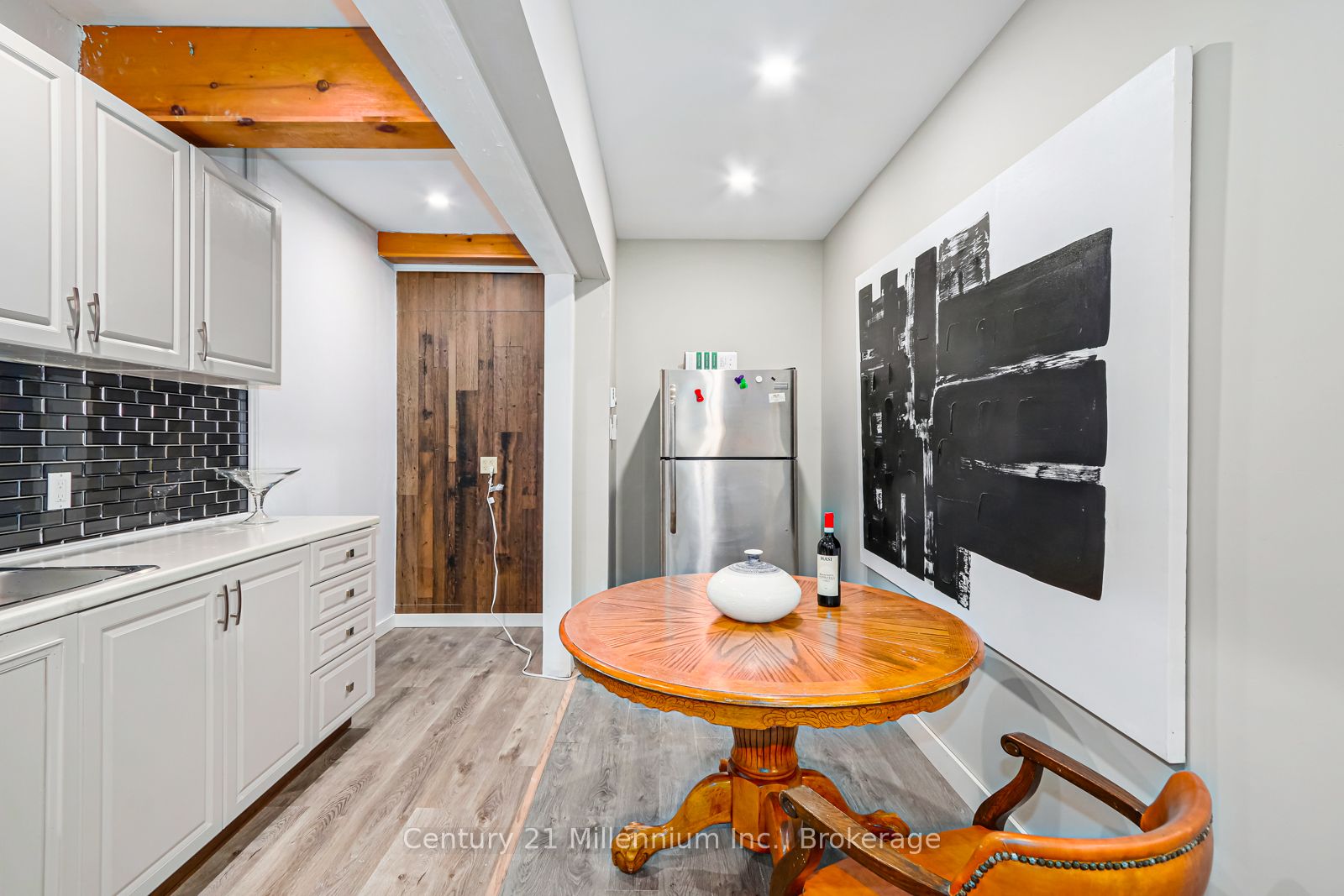 637 Hurontario Street 106 Property Photo 12