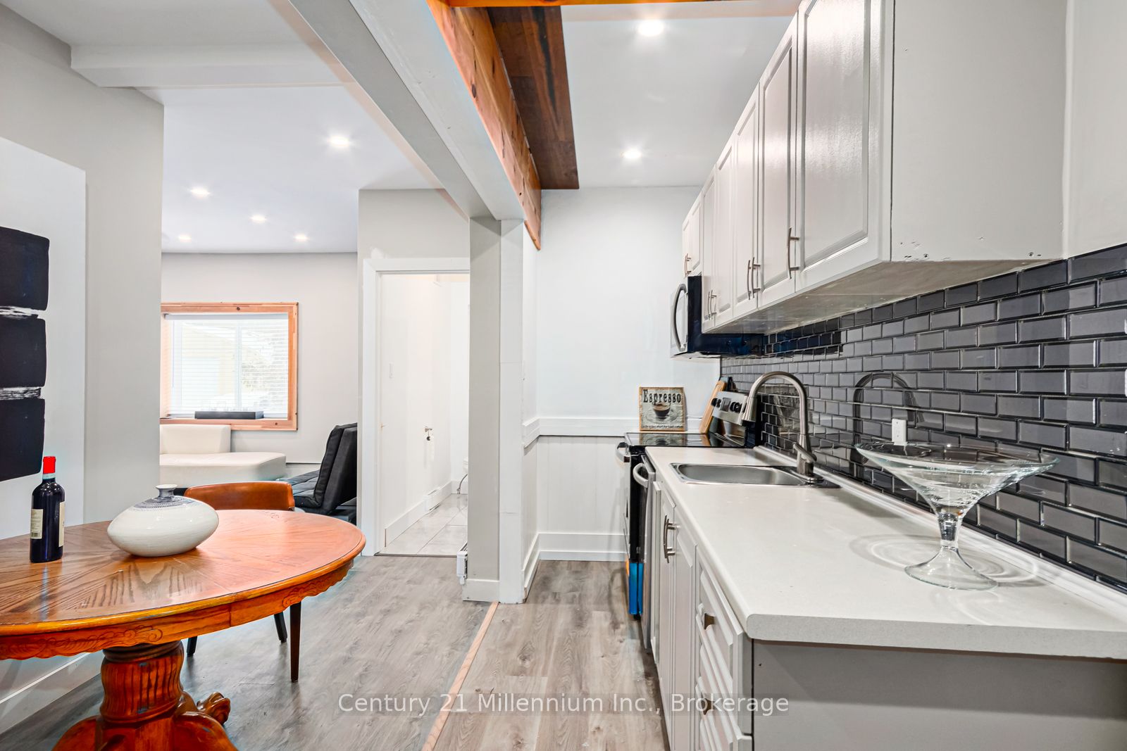 637 Hurontario Street 106 Property Photo 15
