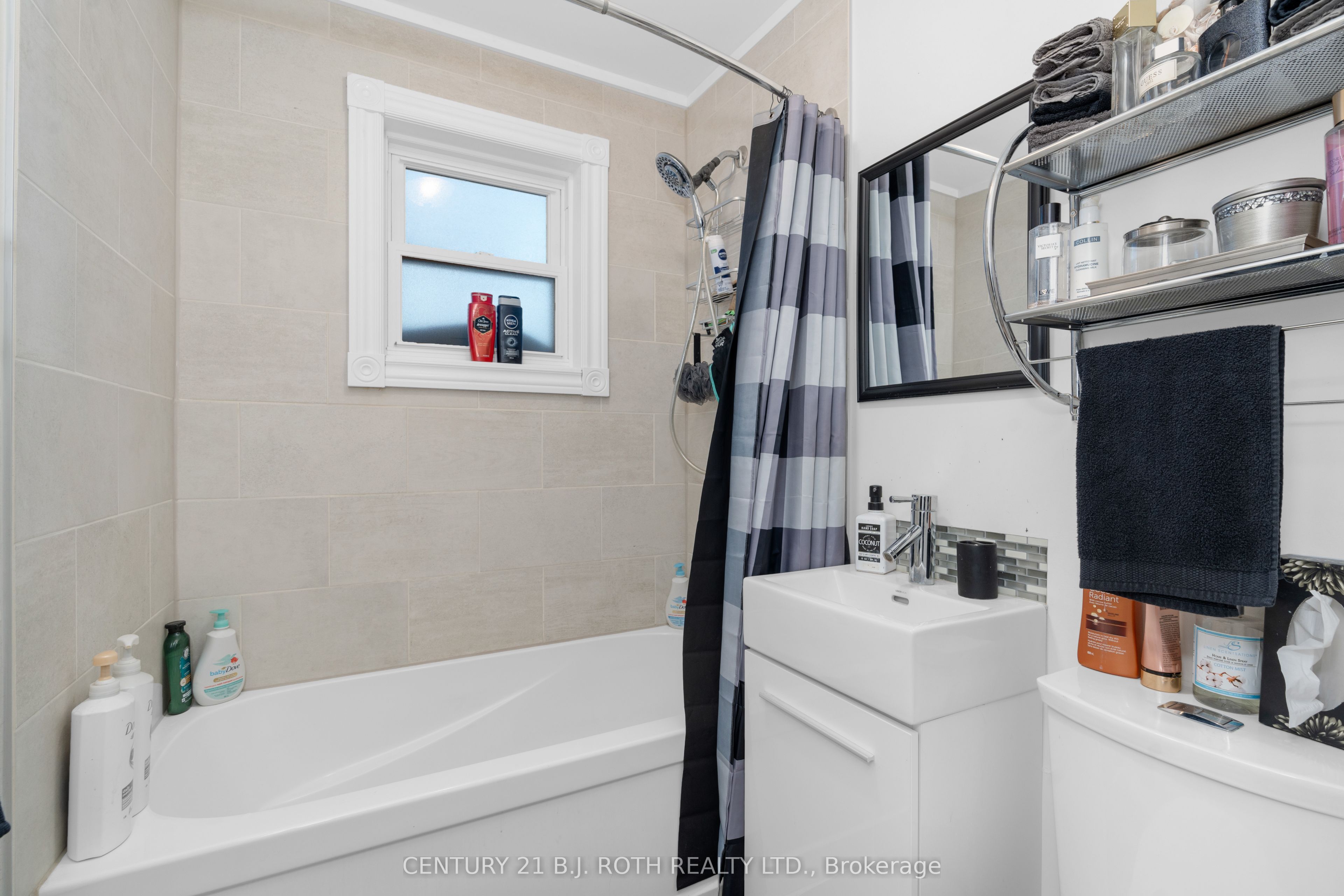 128 Berczy Street Property Photo 18