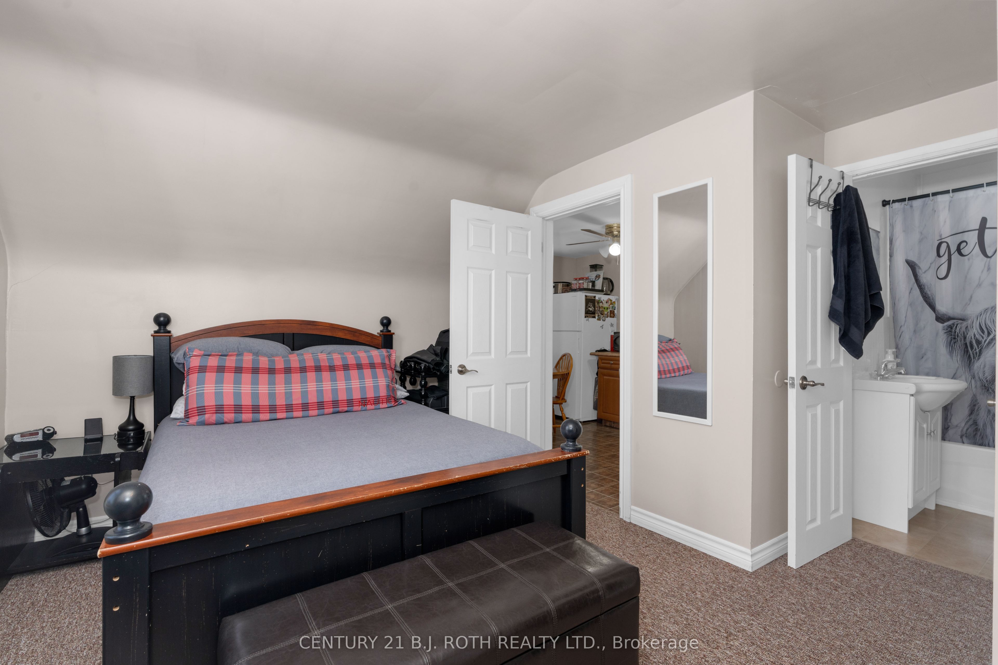 128 Berczy Street Property Photo 28