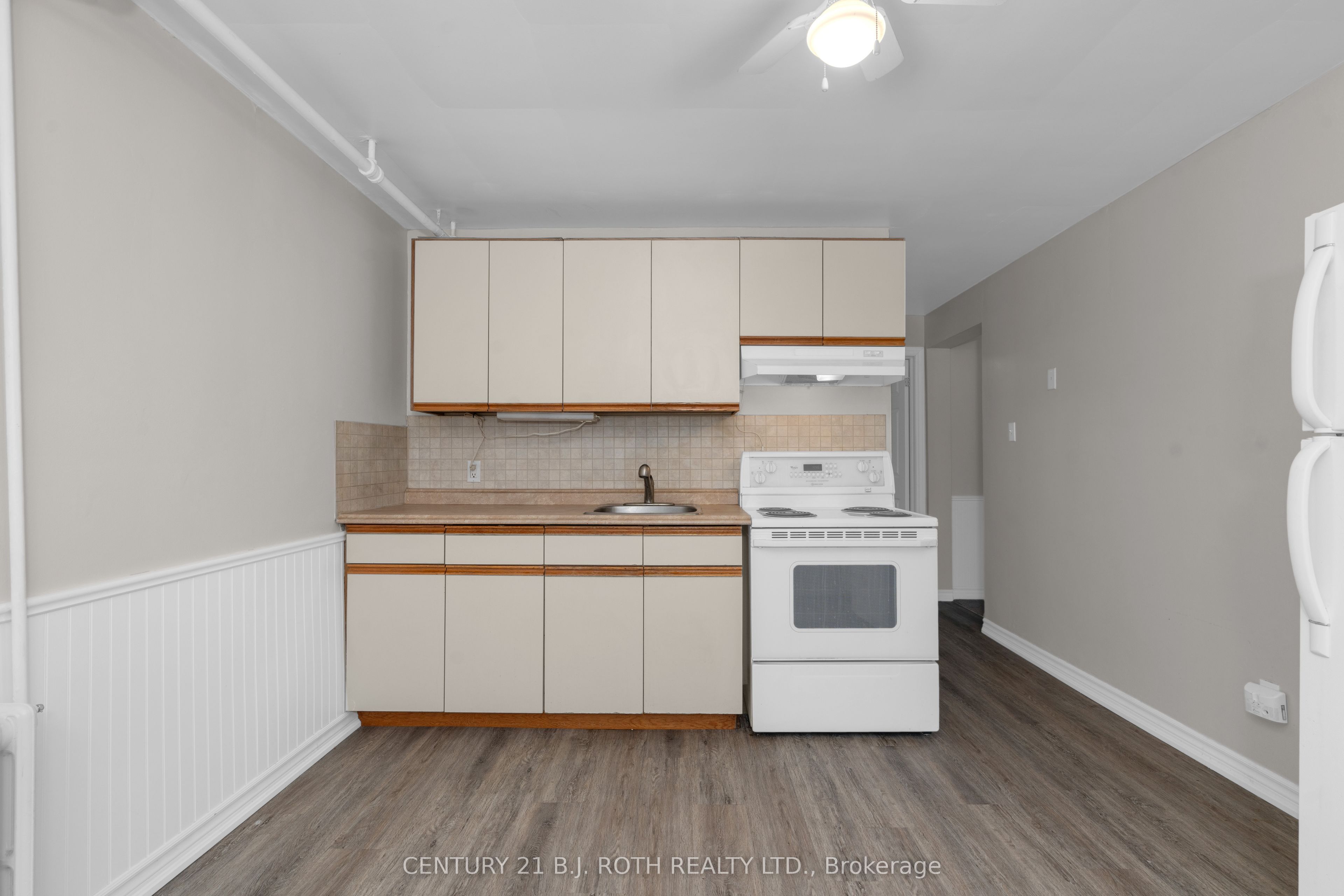 128 Berczy Street Property Photo 39