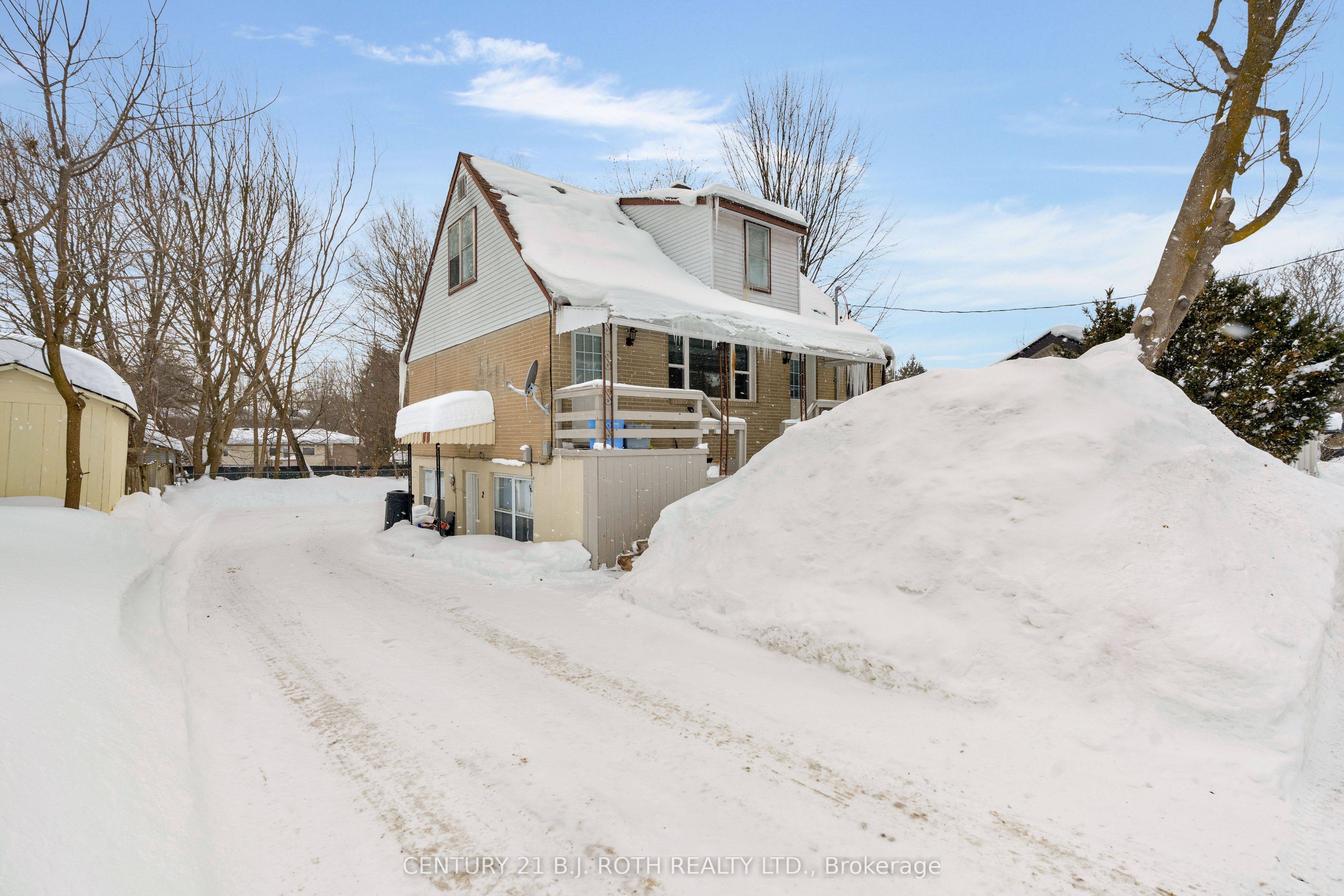 128 Berczy Street Property Photo 44