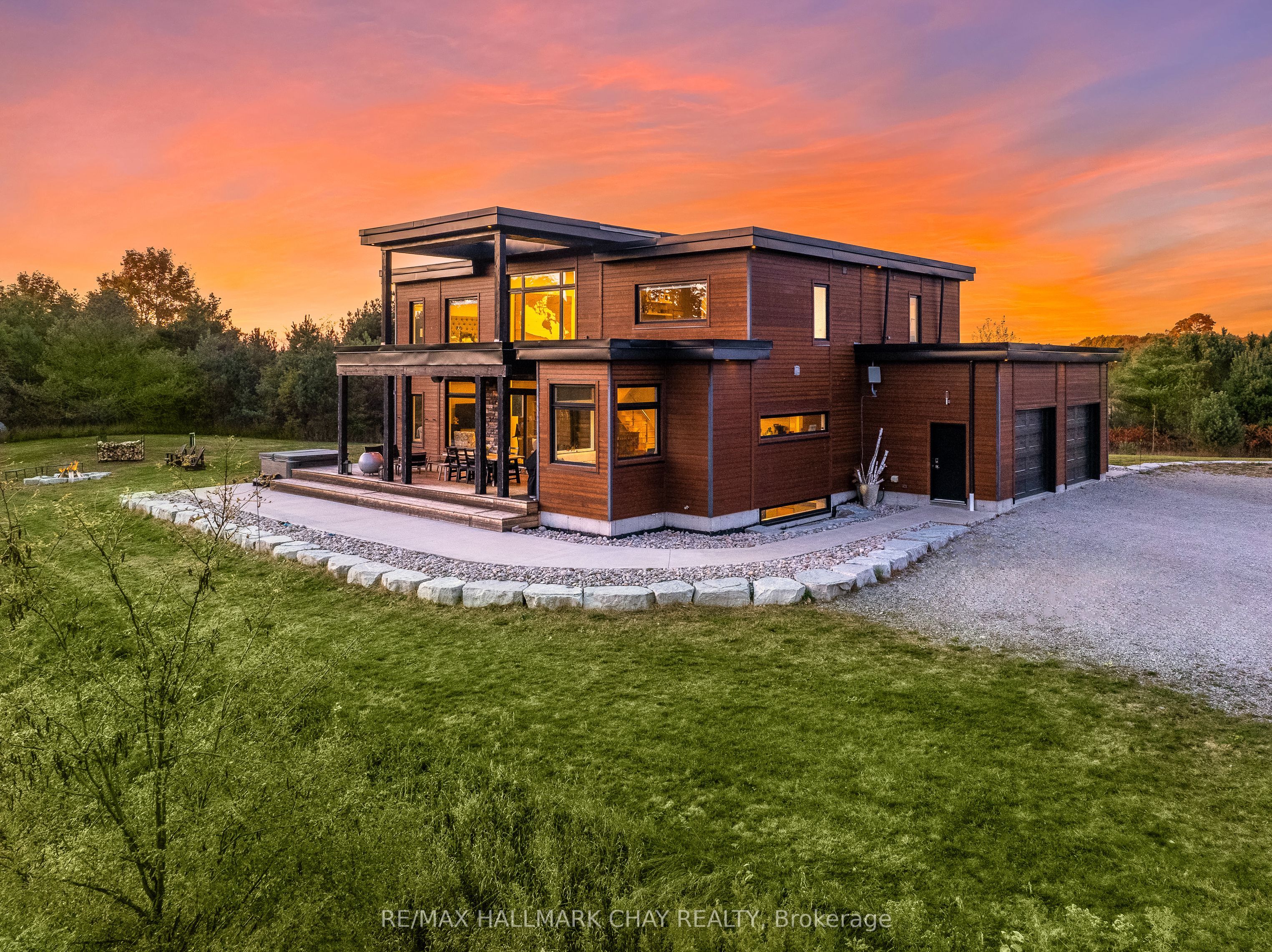 1940 6 Line Property Photo 2