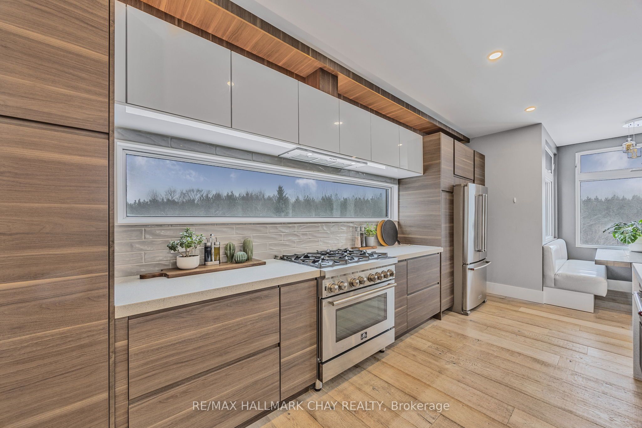 1940 6 Line Property Photo 19