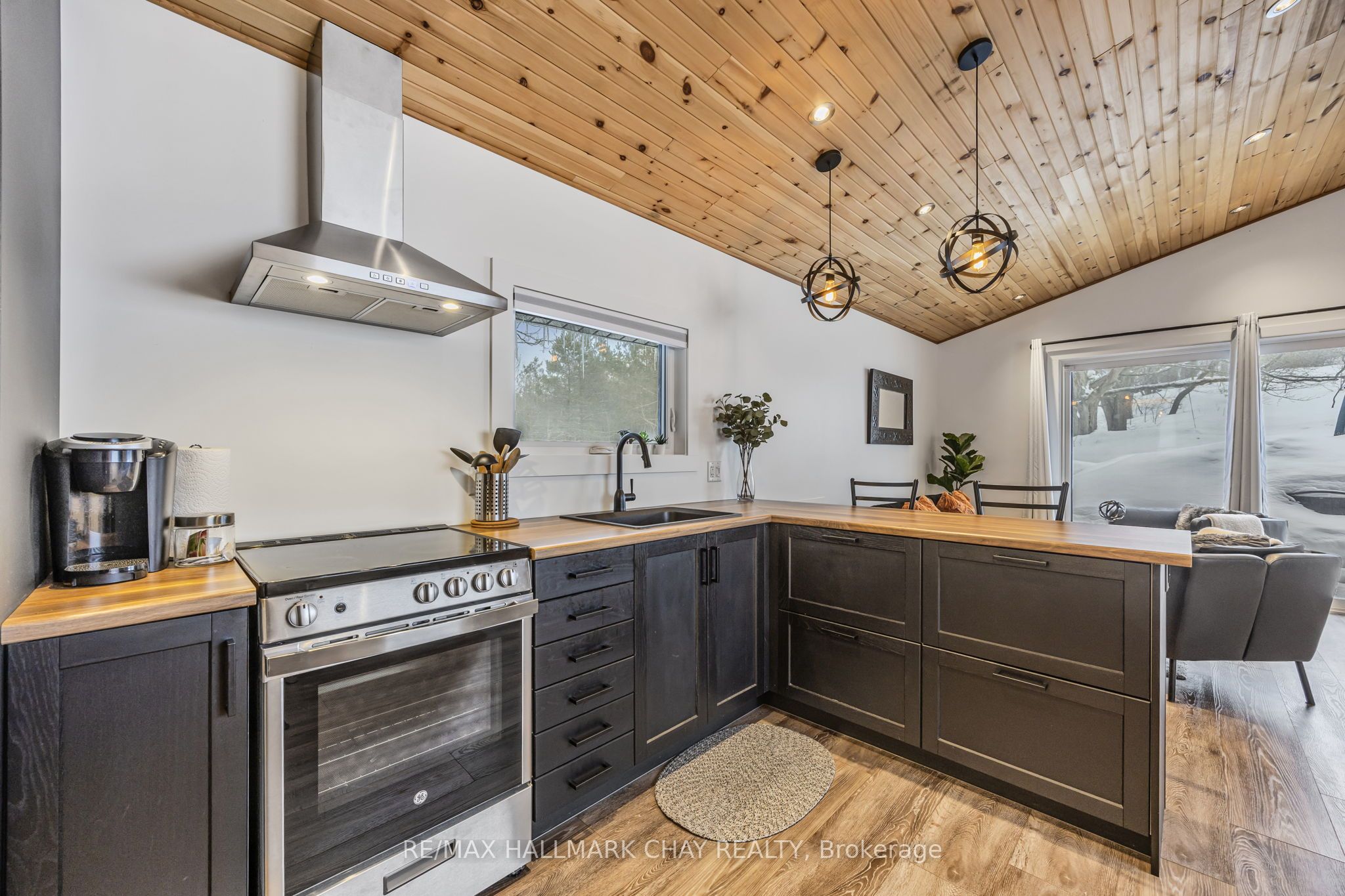 1940 6 Line Property Photo 43