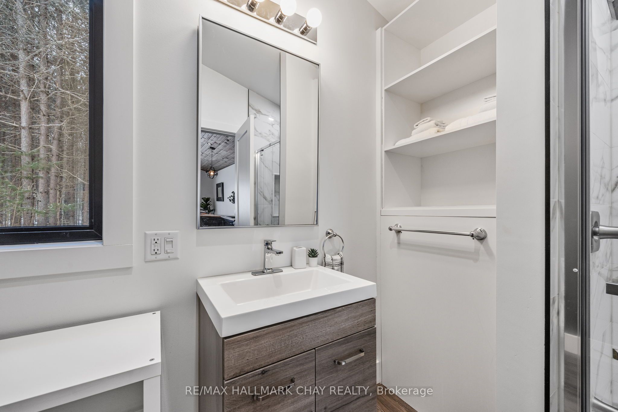 1940 6 Line Property Photo 48