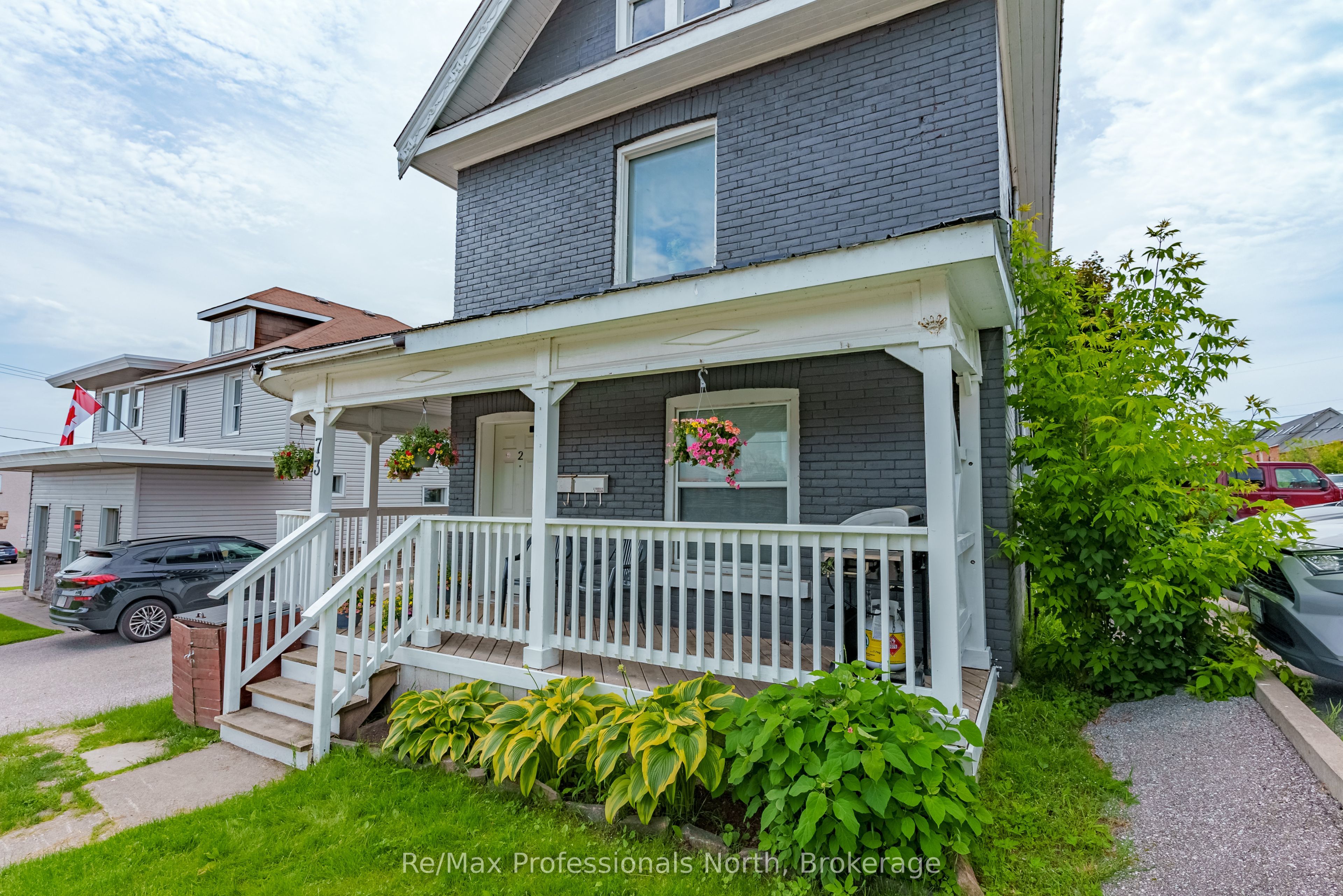 73 Coldwater St E Property Photo 3